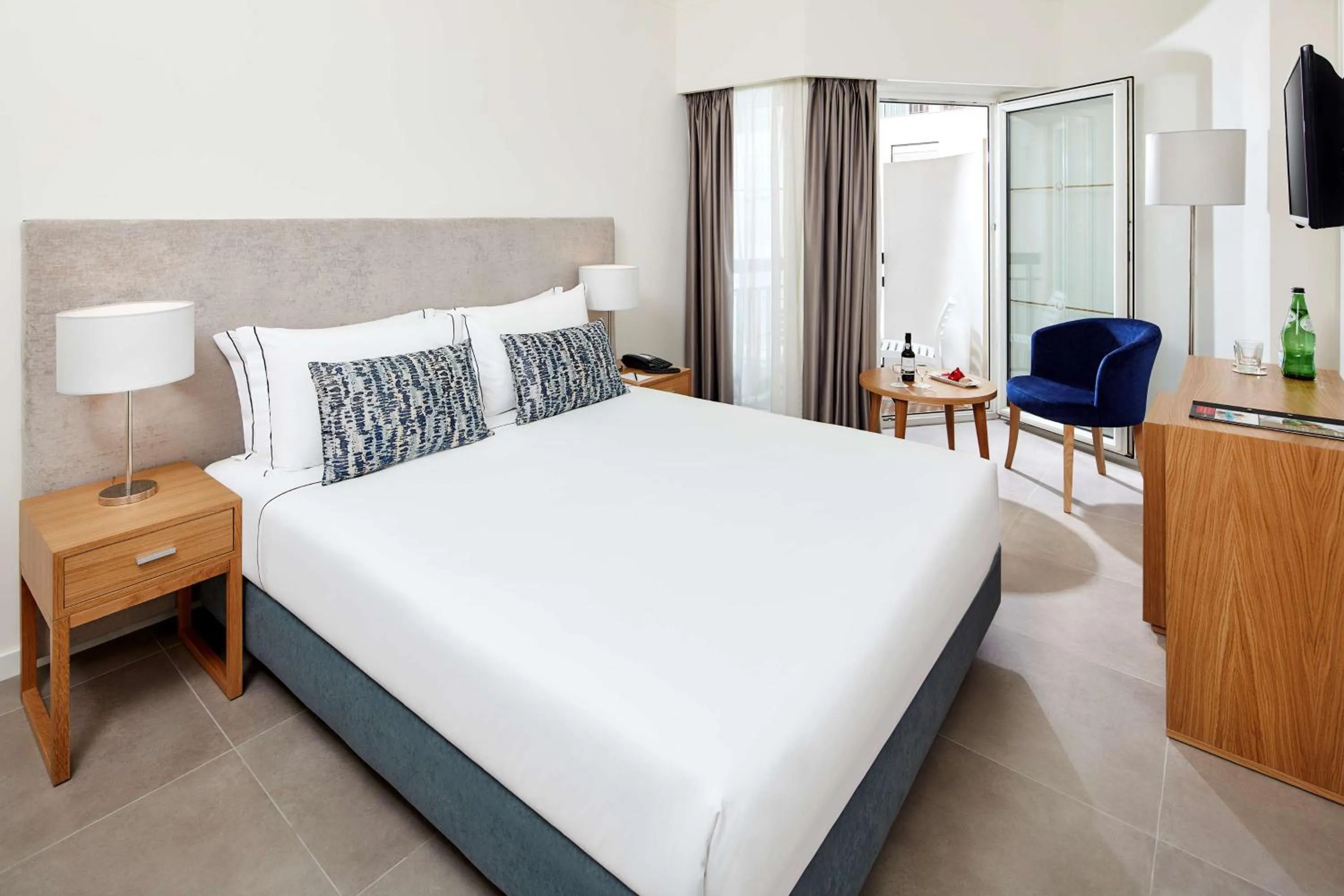 Bedroom, Bed in Tivoli Lagos