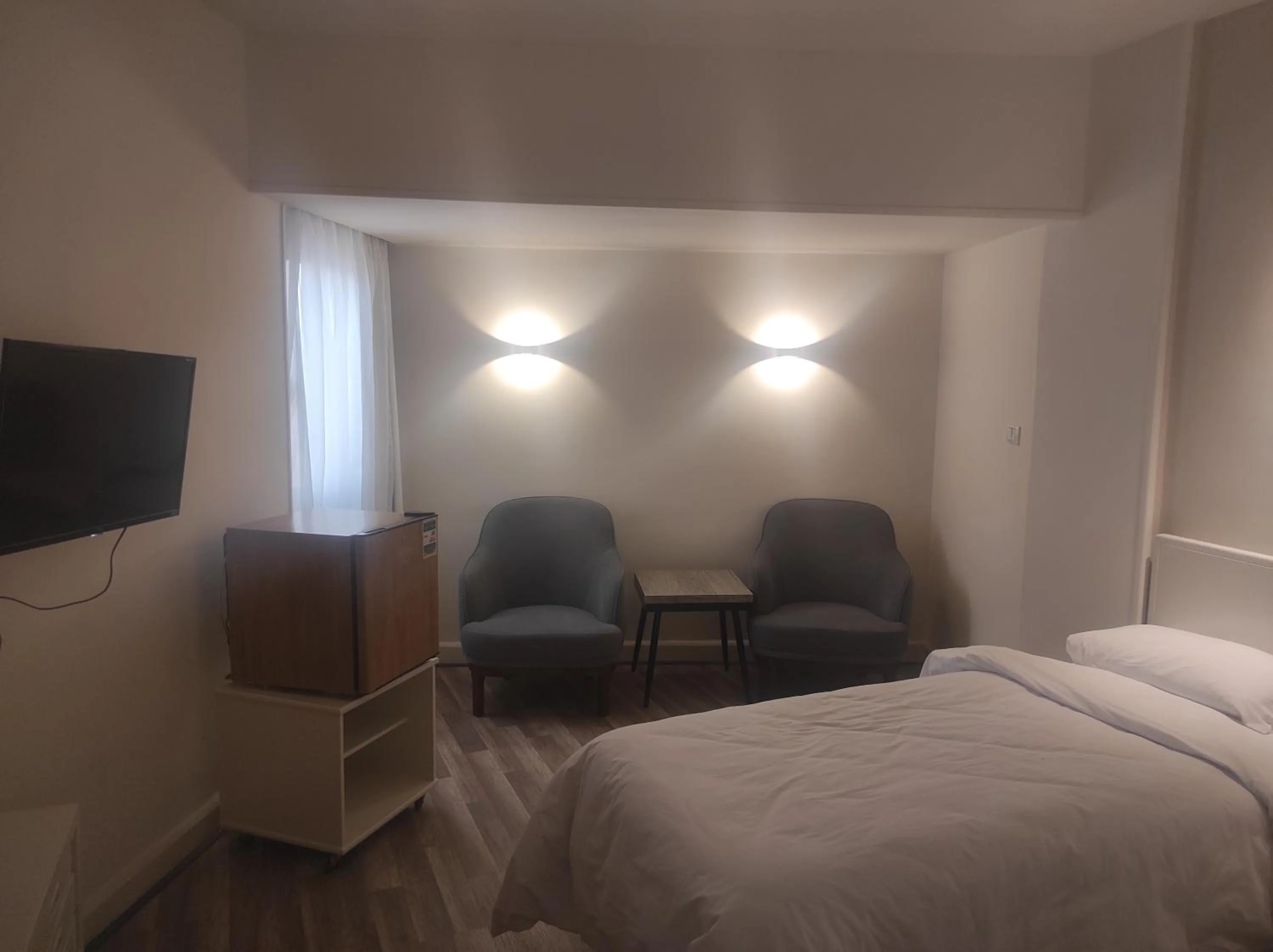 Bed in Beirut Hotel Cairo