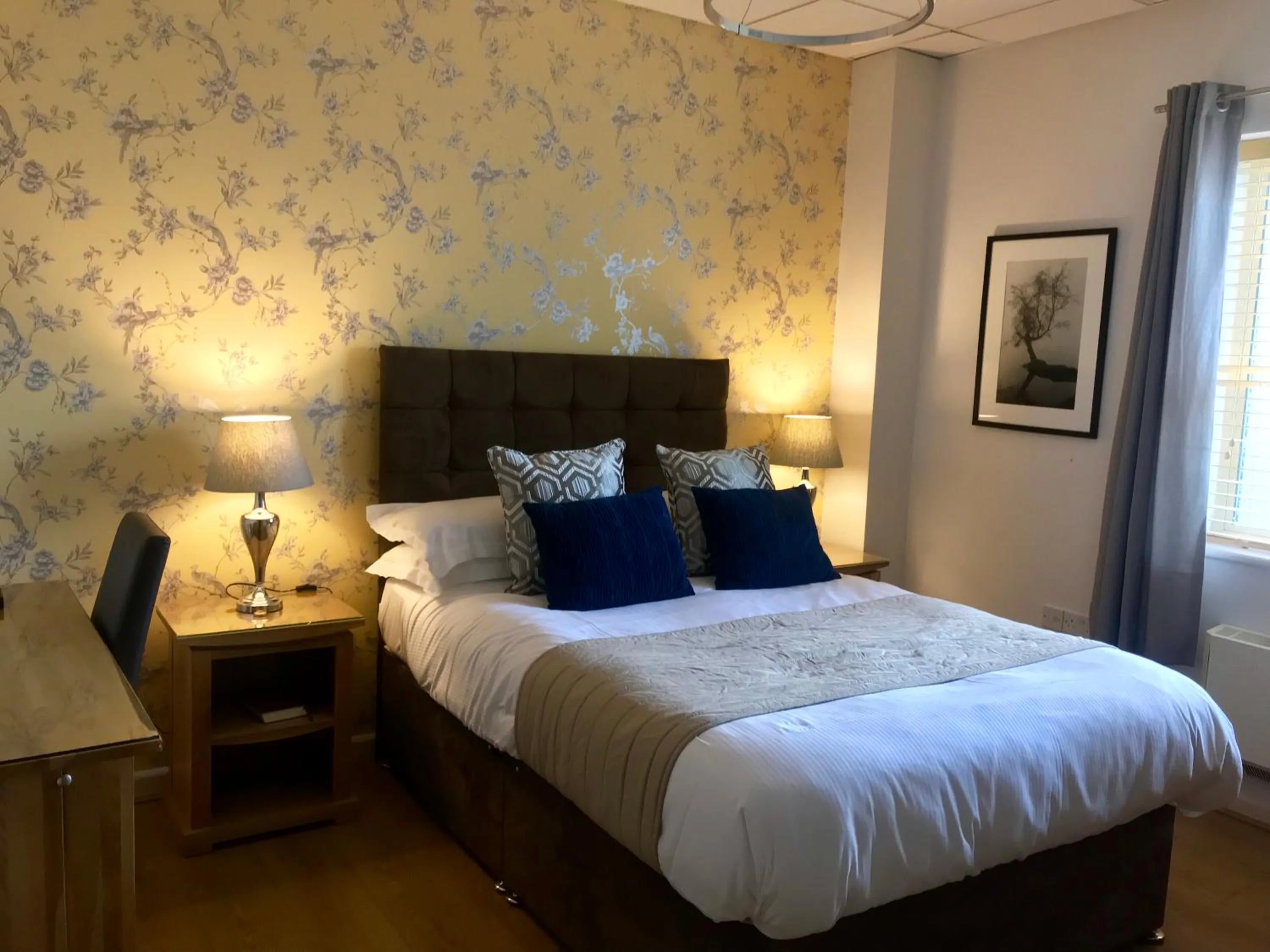 Bedroom, Bed in The Churchill Court