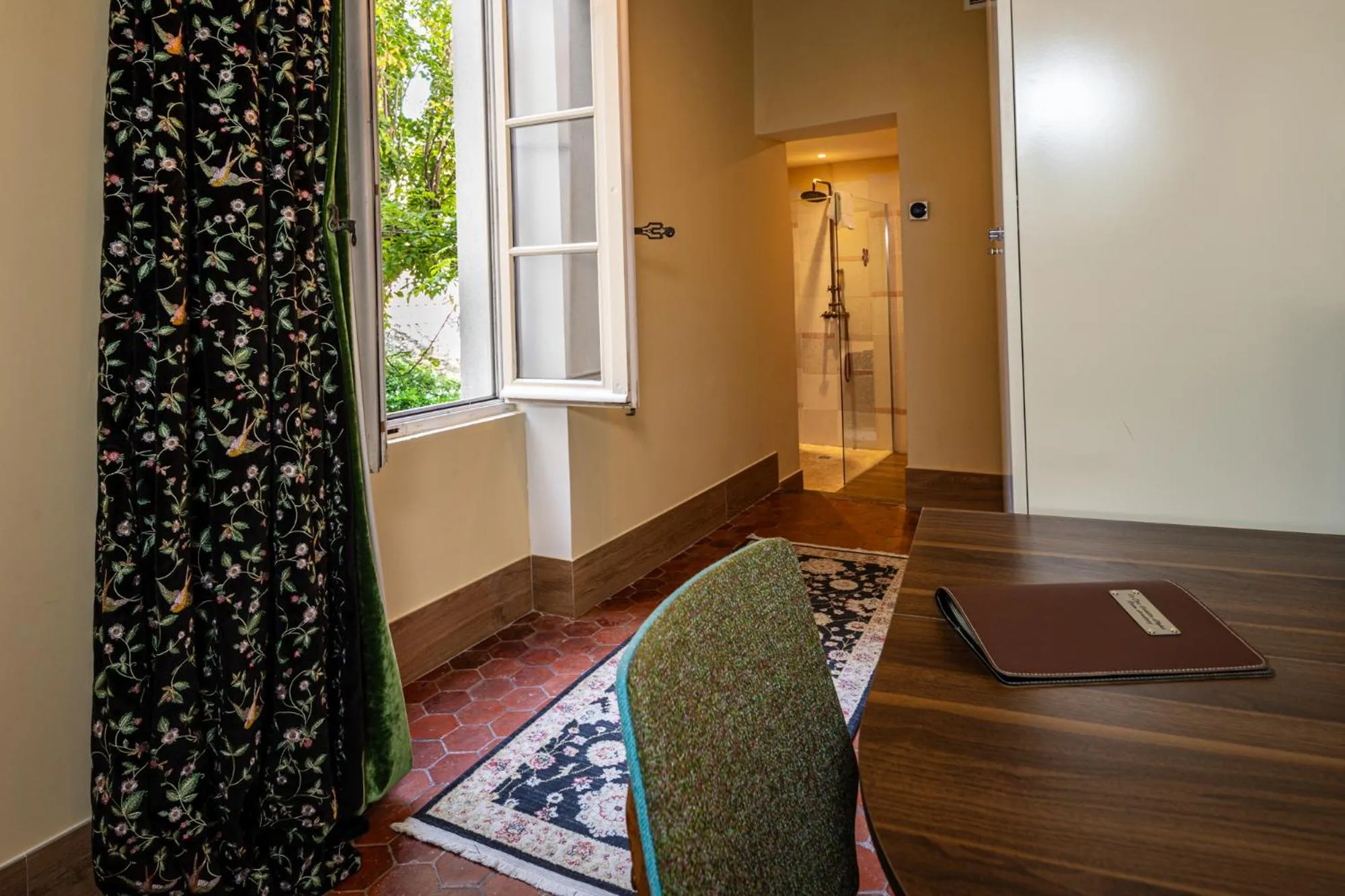 Le Clos Violette et Le 11 D'Aglaé - Appart' Hôtel de Charme Design de Luxe