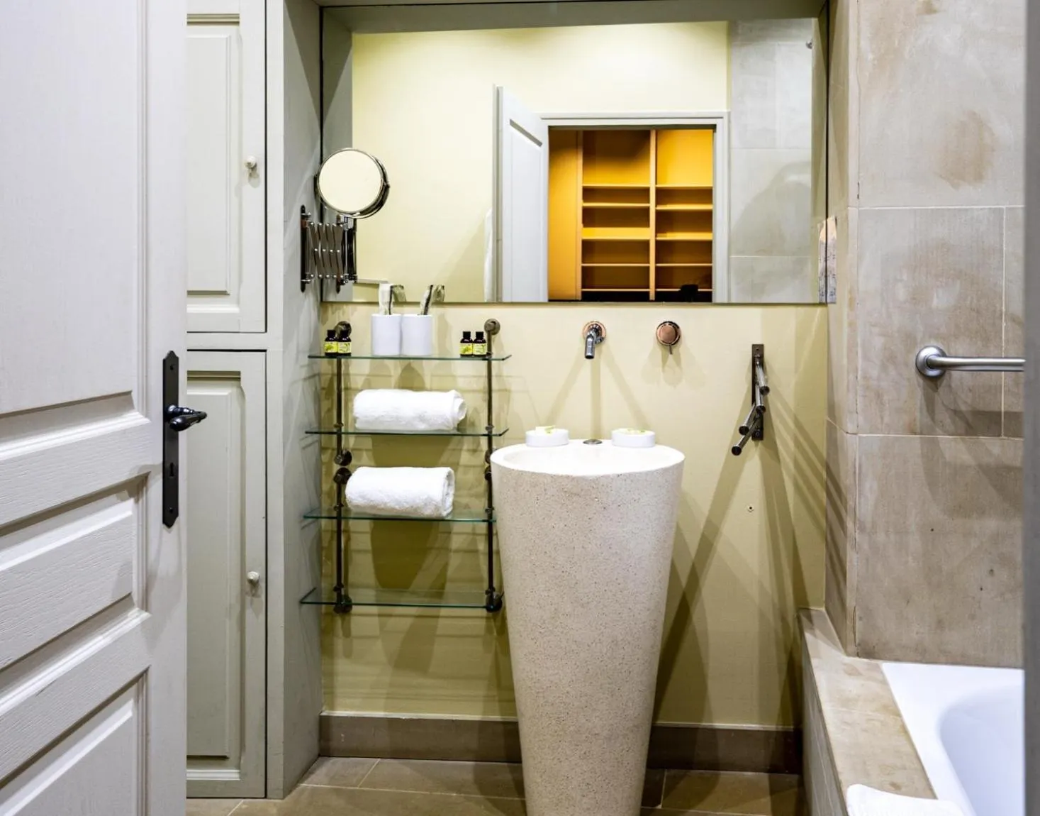 Le Clos Violette et Le 11 D'Aglaé - Appart' Hôtel de Charme Design de Luxe