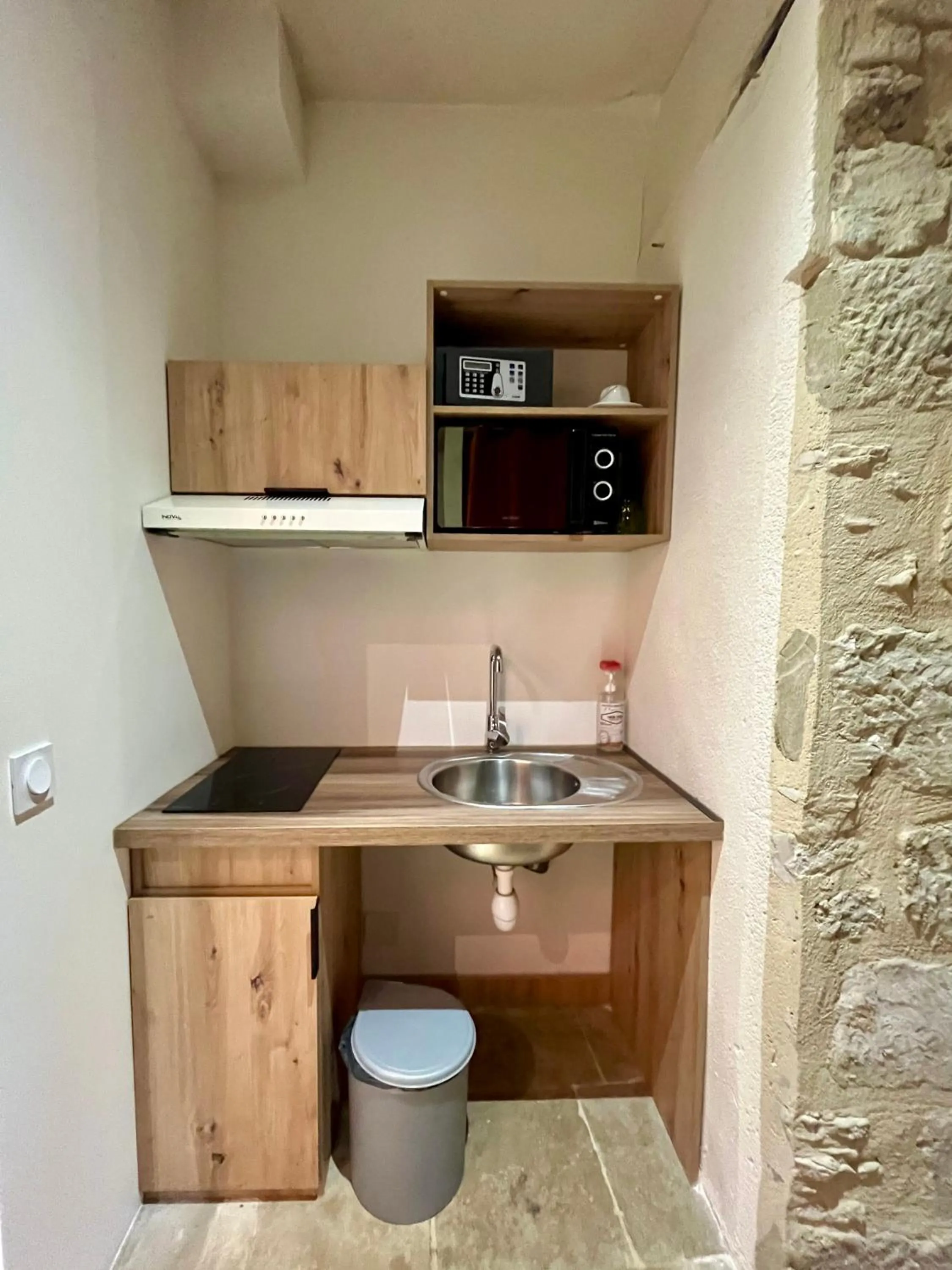 Kitchen or kitchenette in Le Clos Violette et Le 11 D'Aglaé - Appart' Hôtel de Charme Design de Luxe