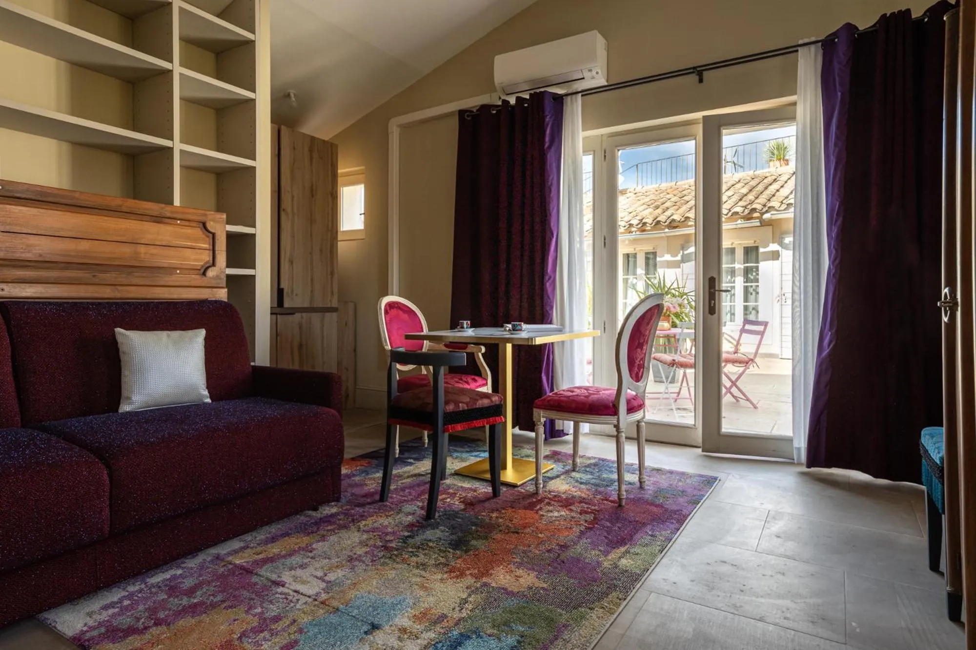 Patio in Le Clos Violette et Le 11 D'Aglaé - Appart' Hôtel de Charme Design de Luxe