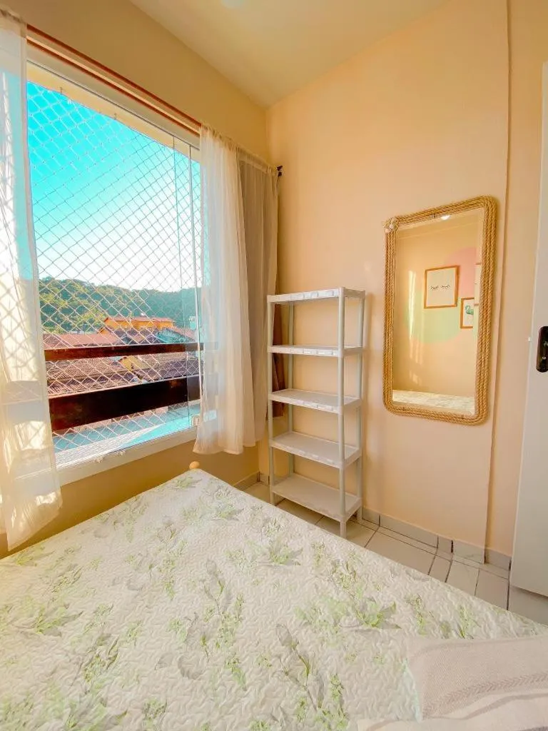 Bedroom, Bed in Apto lindo e aconchegante com piscina 202A