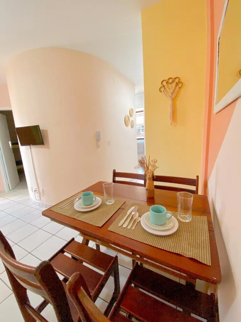 Dining area in Apto lindo e aconchegante com piscina 202A