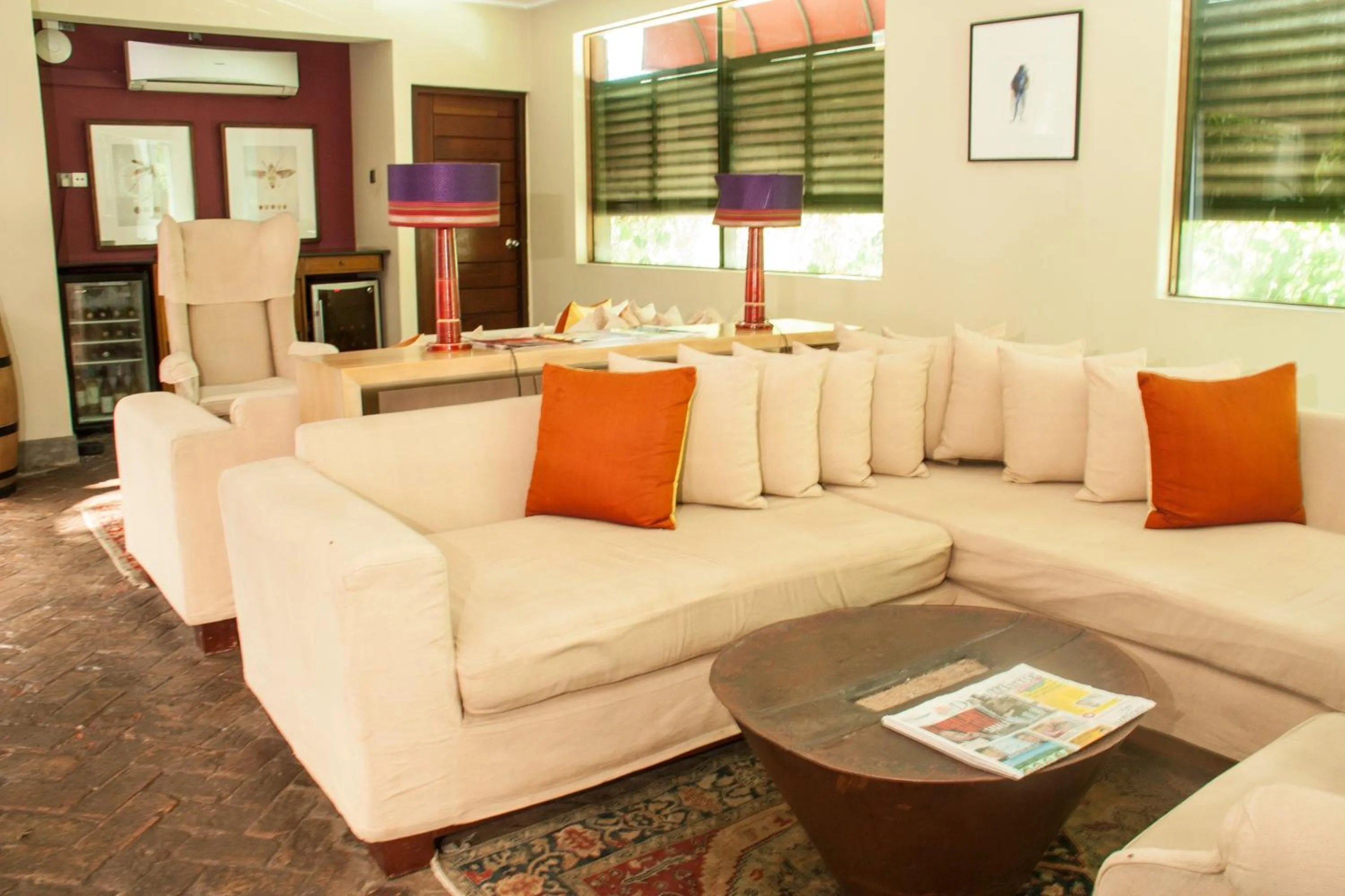 Lounge or bar in Colombo Court Hotel & Spa