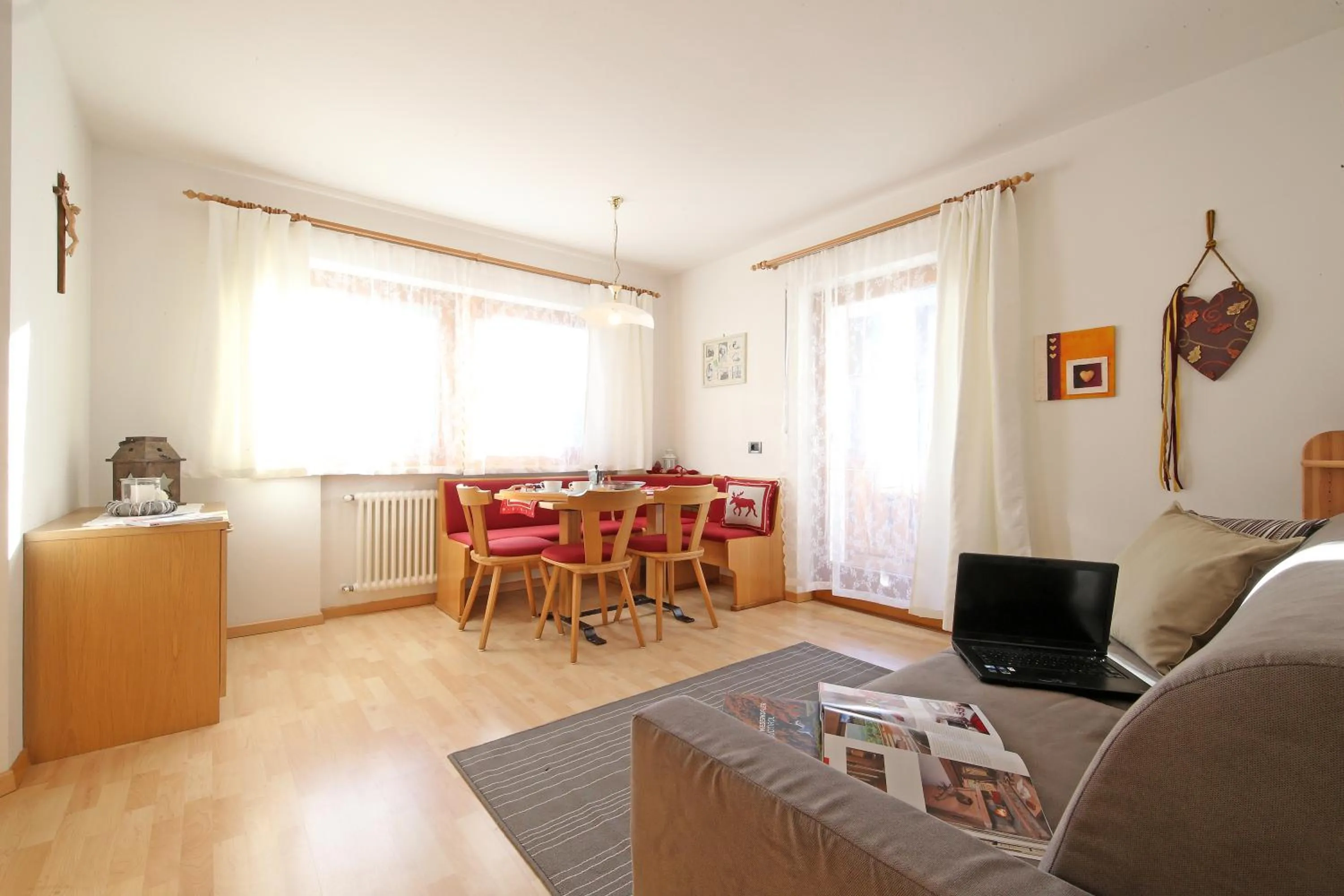 Dining area in Ciasa Rudiferia Appartamenti in Alta Badia