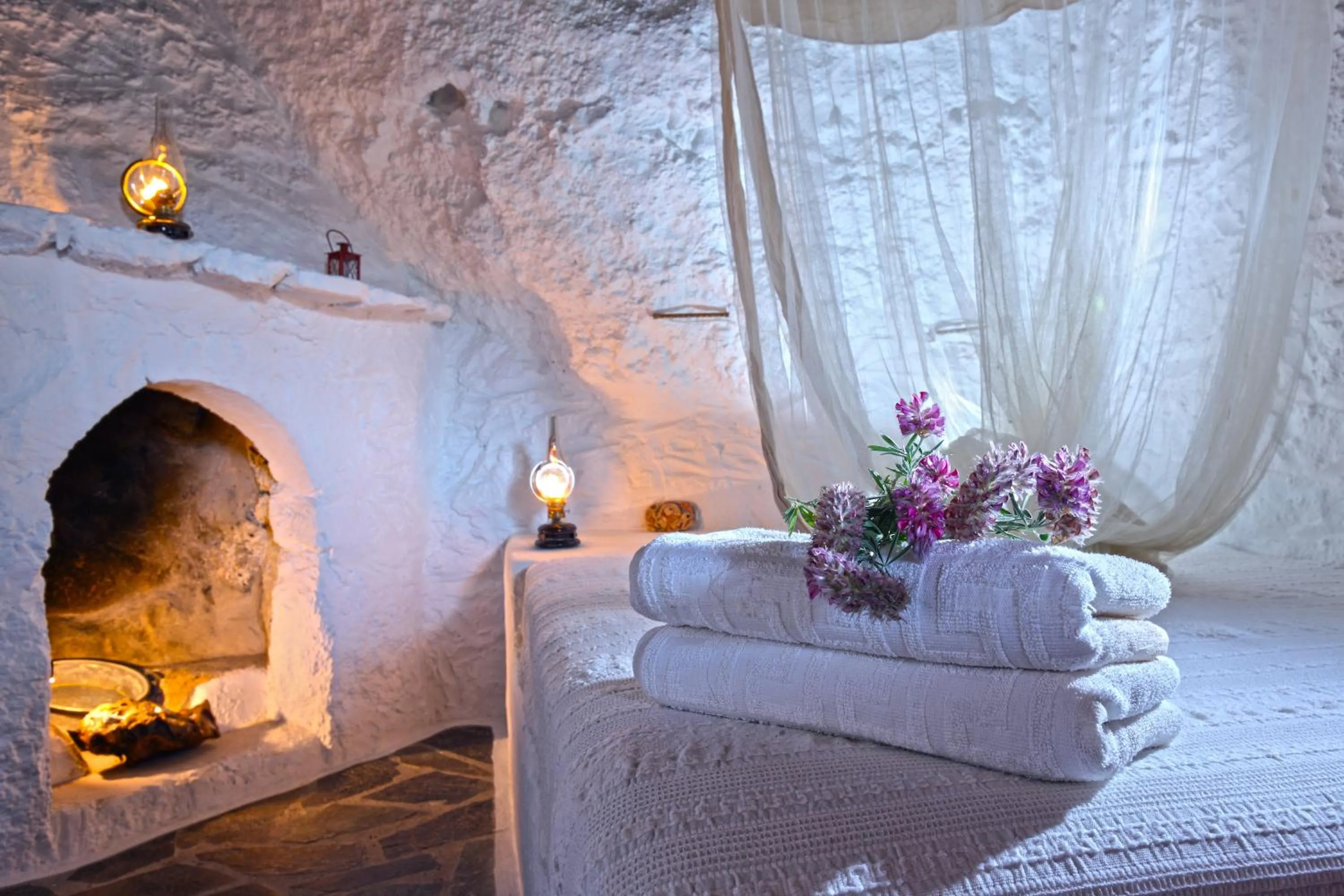 Decorative detail, Bed in Aspros Potamos