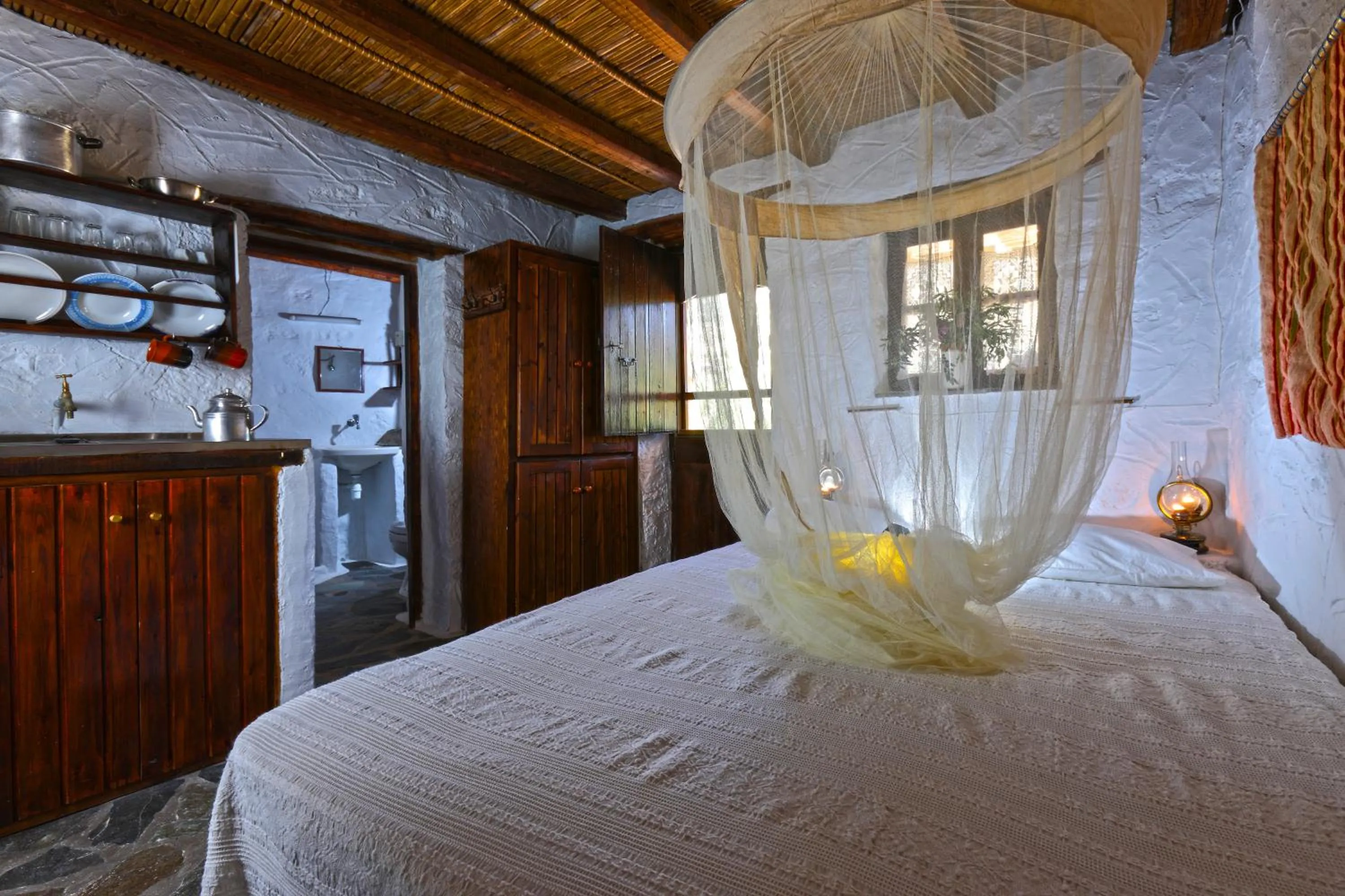 Photo of the whole room, Bed in Aspros Potamos