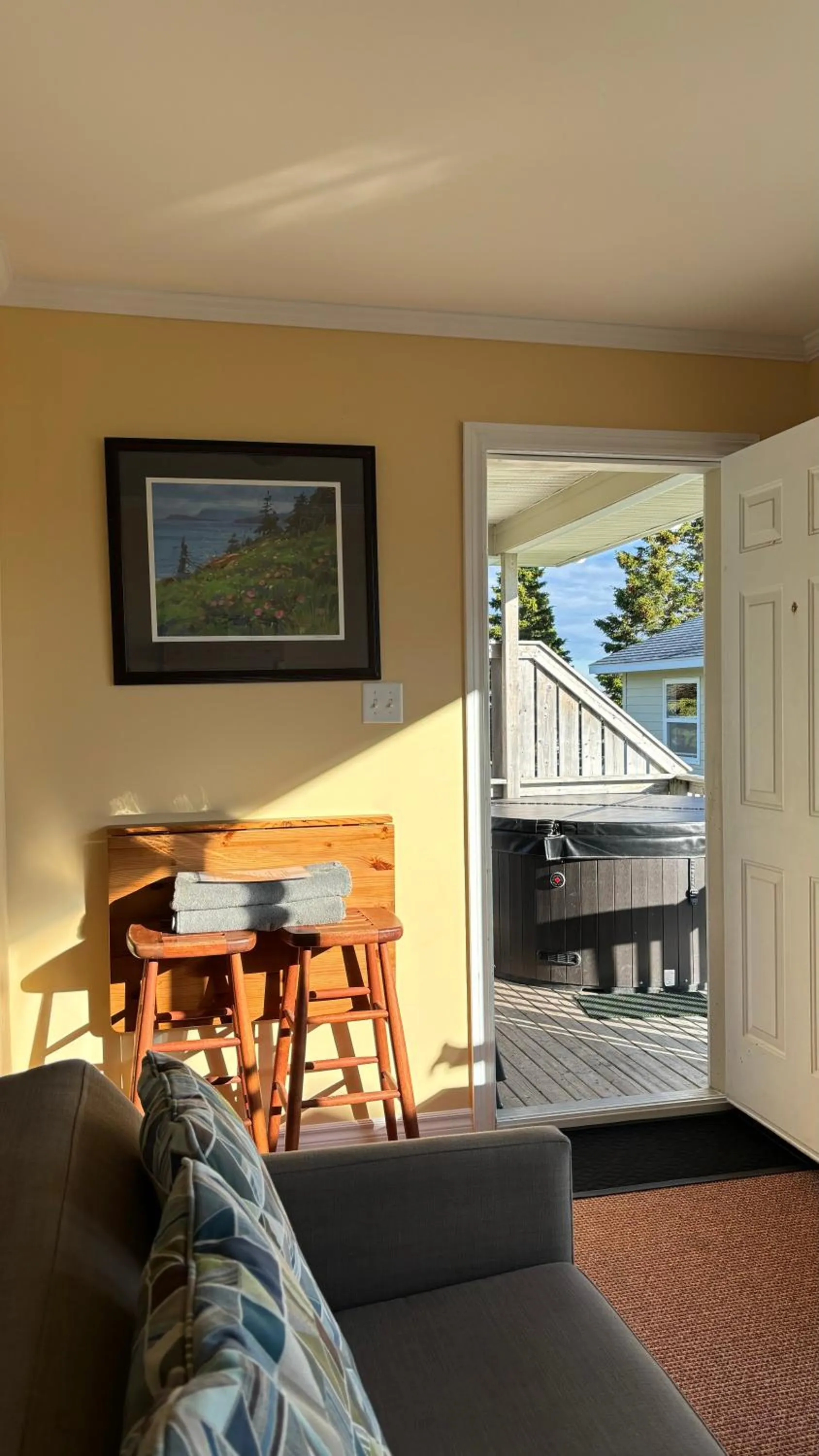 Seascape Coastal Retreat - 2 ADULTS ONLY - HOT TUB AND WITHOUT HOT TUB OCEANFRONT PROPERTY