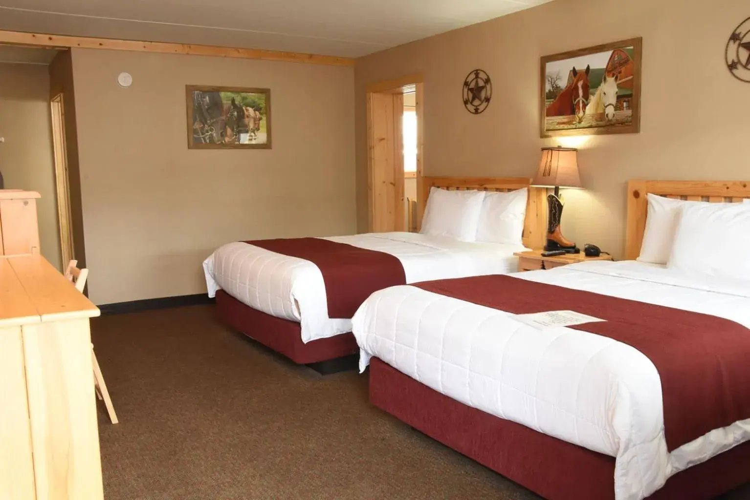 Family Suite in Woodside Dells Hotel & Suites Family Suite in Woodside Dells Hotel & Suites