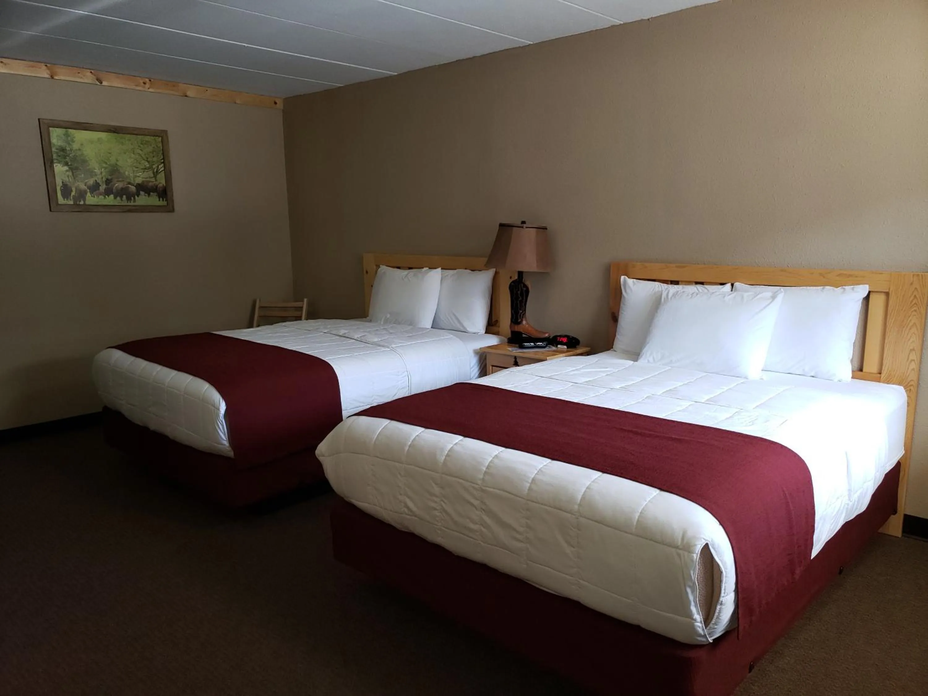 Bedroom, Bed in Woodside Dells Hotel & Suites