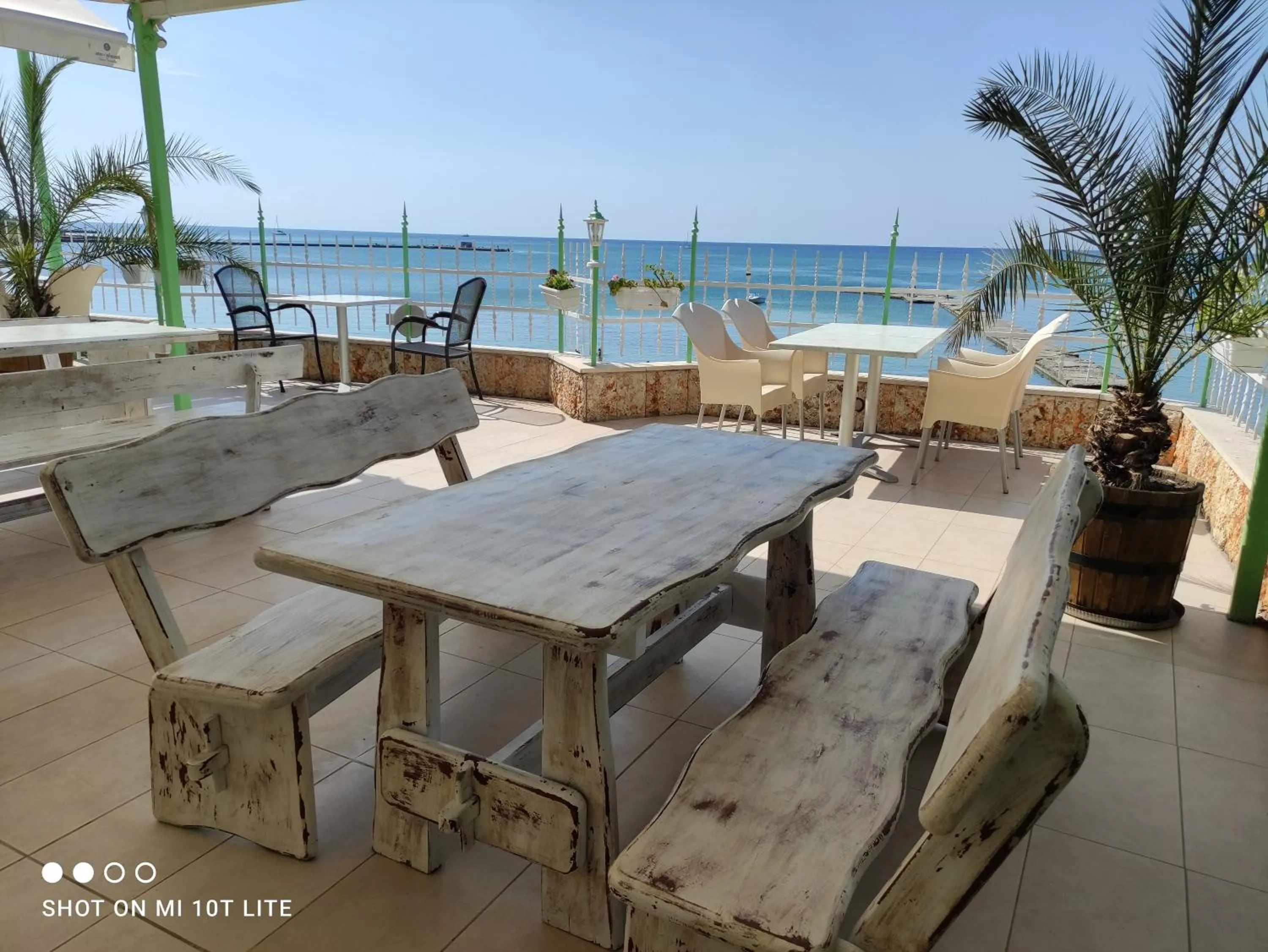 Restaurant/places to eat in Hotel Oasis - Beach Access