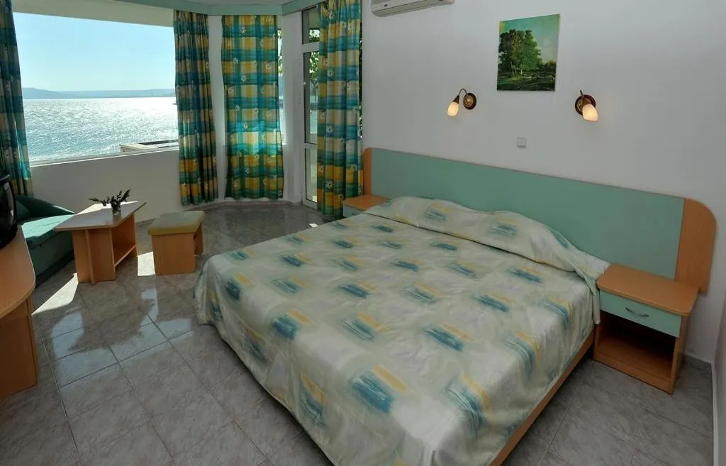 Day, Bed in Hotel Oasis - Beach Access