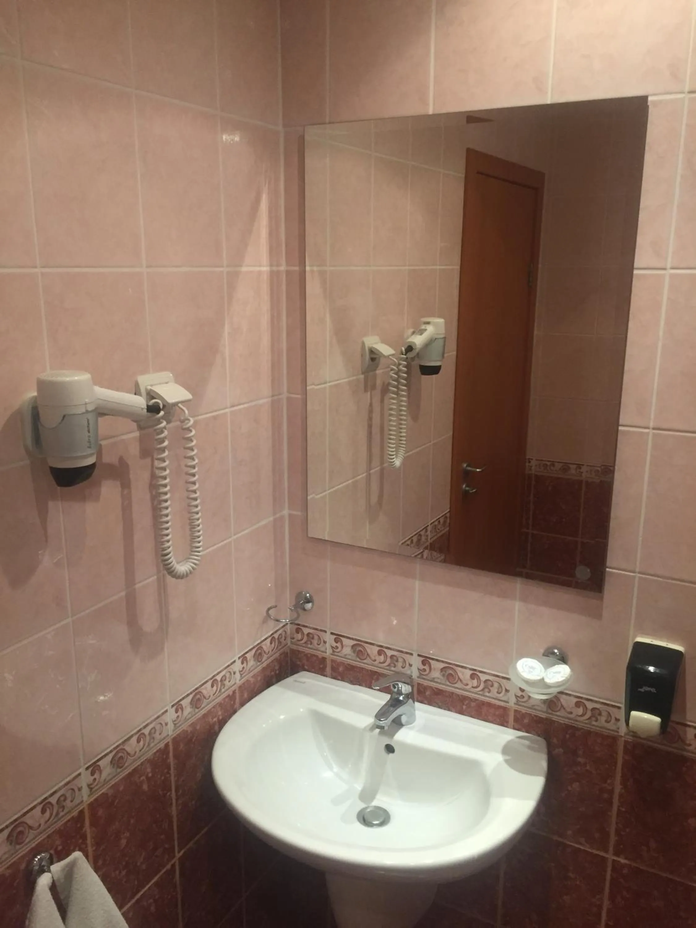 Bathroom in Hotel Oasis - Beach Access