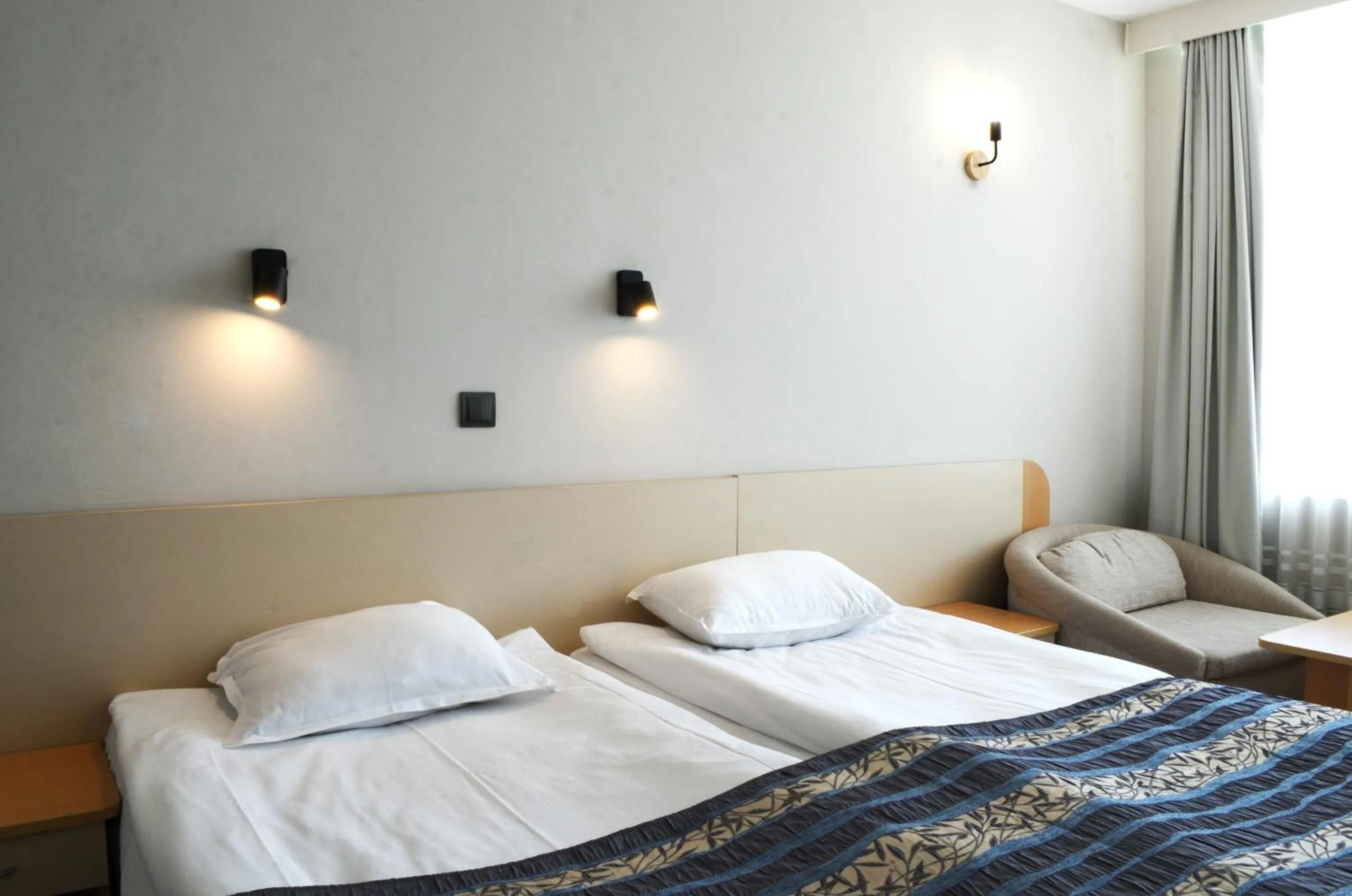 Photo of the whole room, Bed in Hotel Oasis - Beach Access
