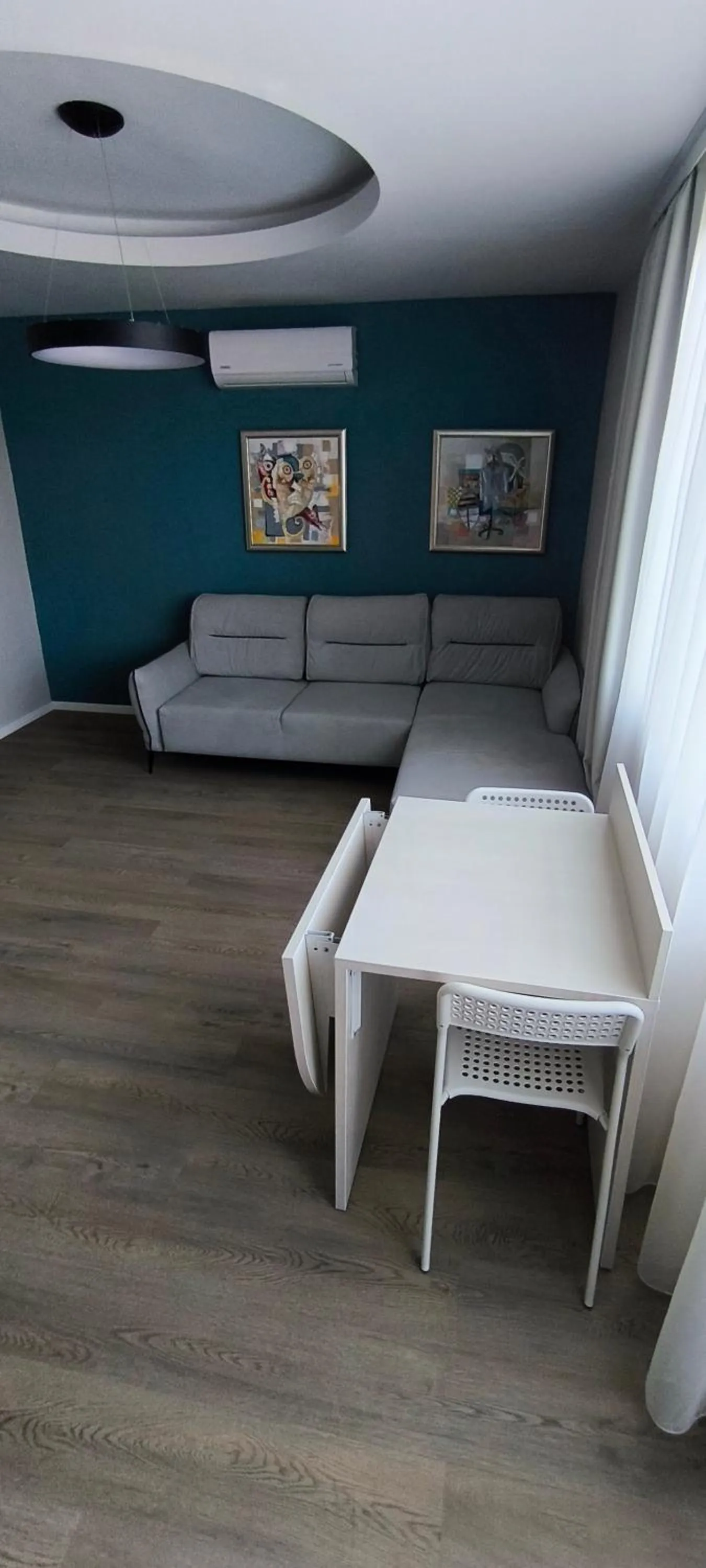 Living room, Bed in Hotel Oasis - Beach Access