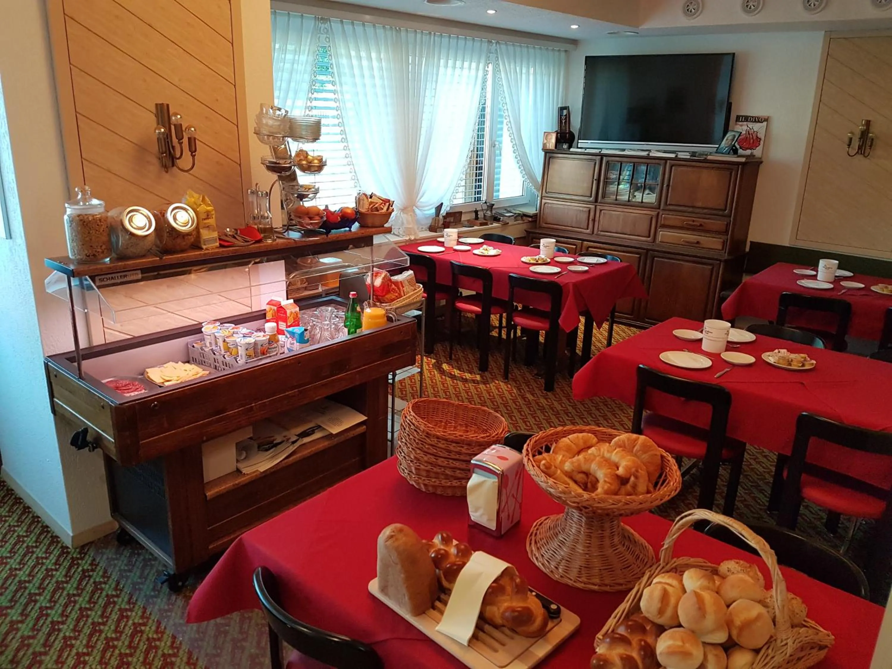 Breakfast in Gasthaus Post