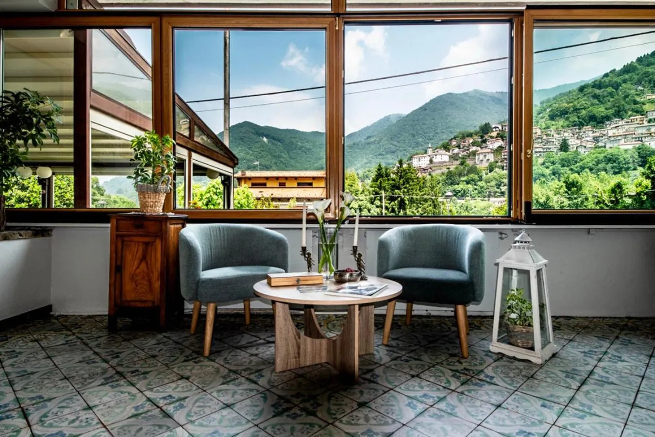 Seating area in Hotel National