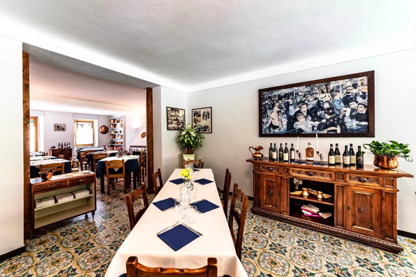 Restaurant/places to eat in Hotel National