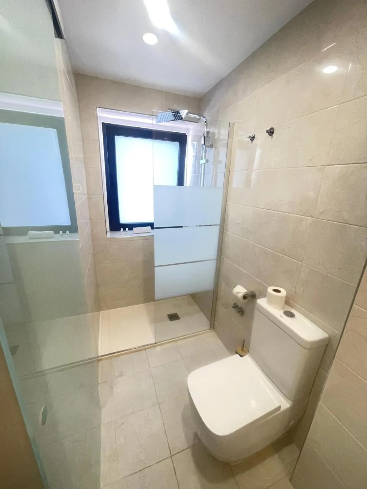 Shower in Hotel Flamingo