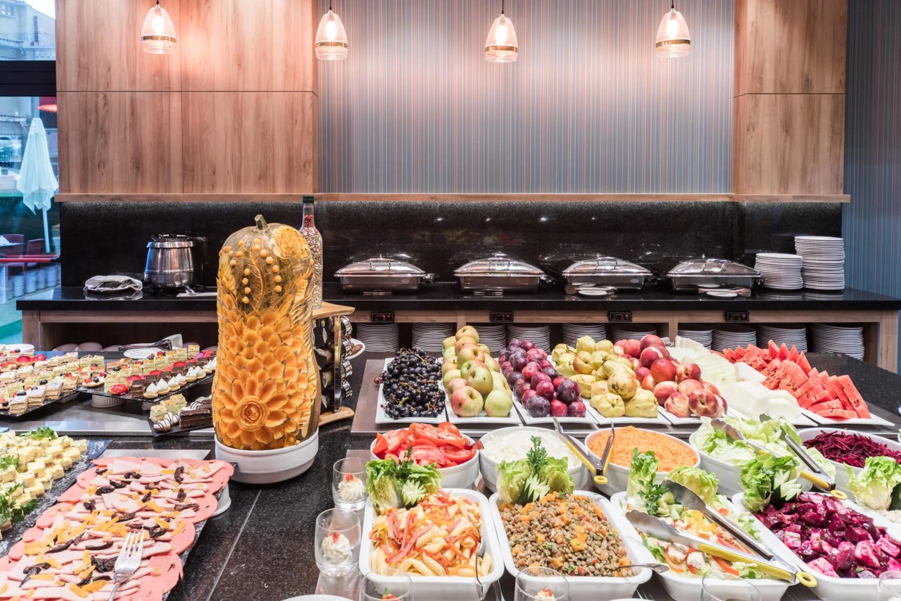 Buffet breakfast in AZ Hôtels Montana
