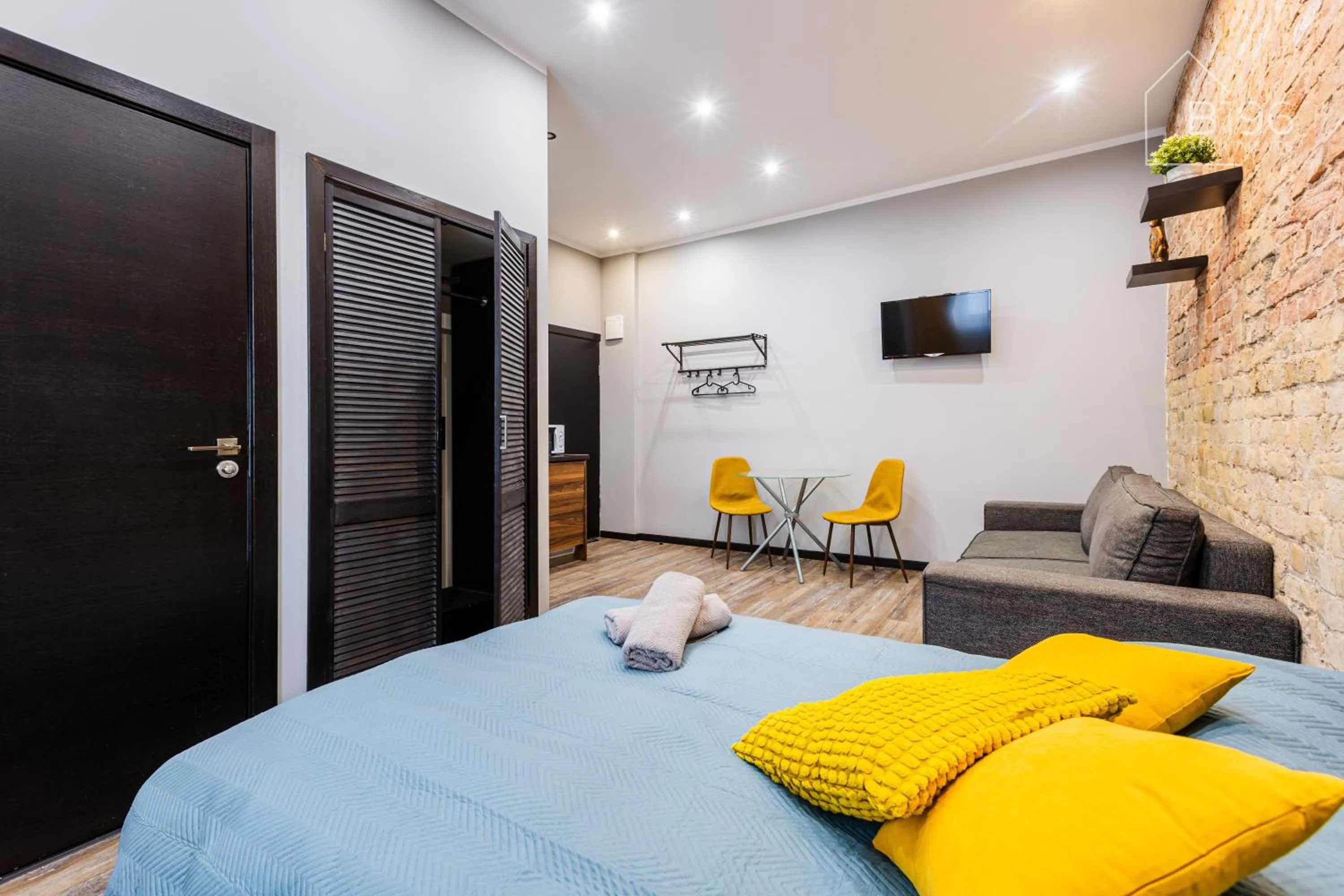 Photo of the whole room, Bed in ApartHotel Riga