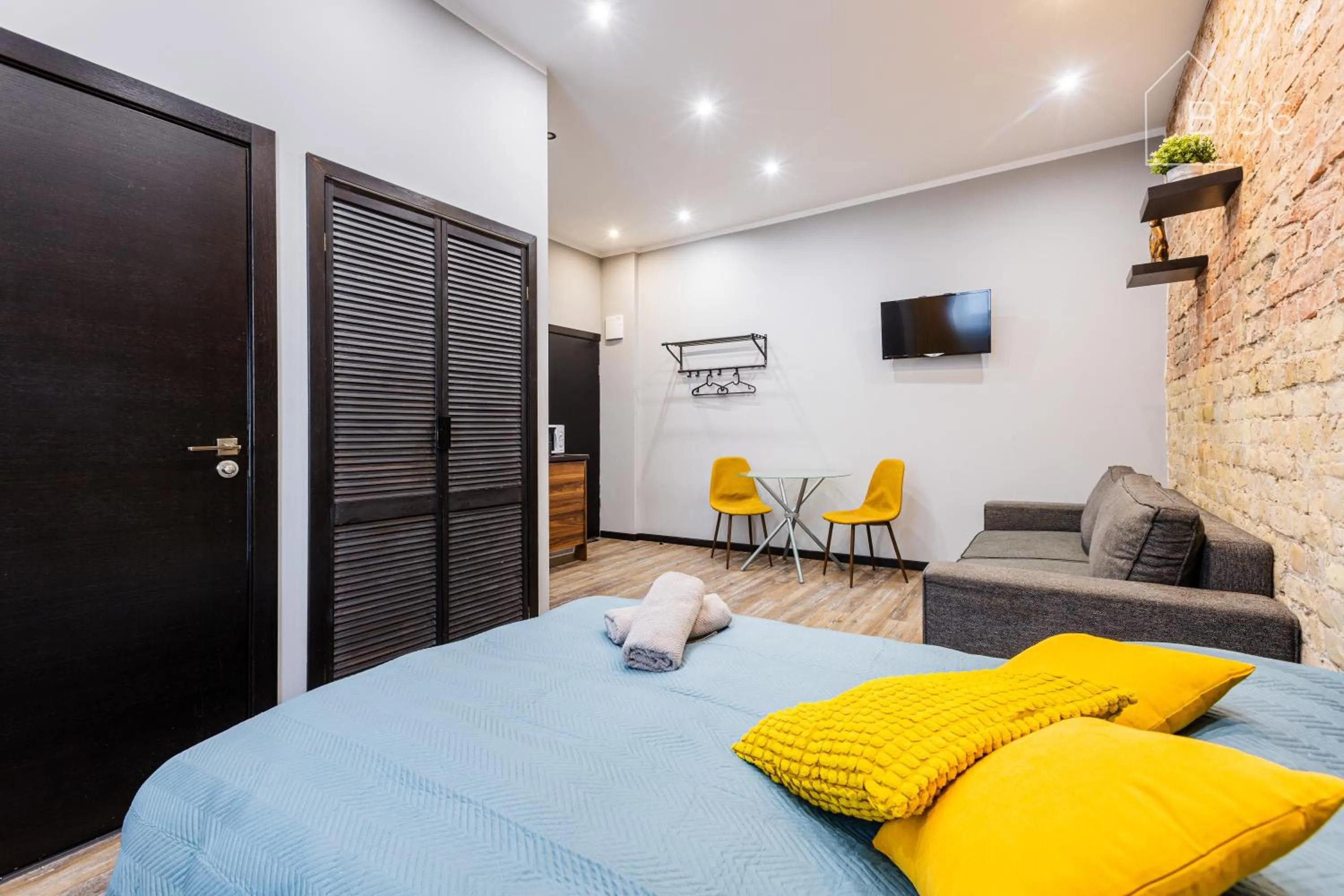 Photo of the whole room, Bed in ApartHotel Riga