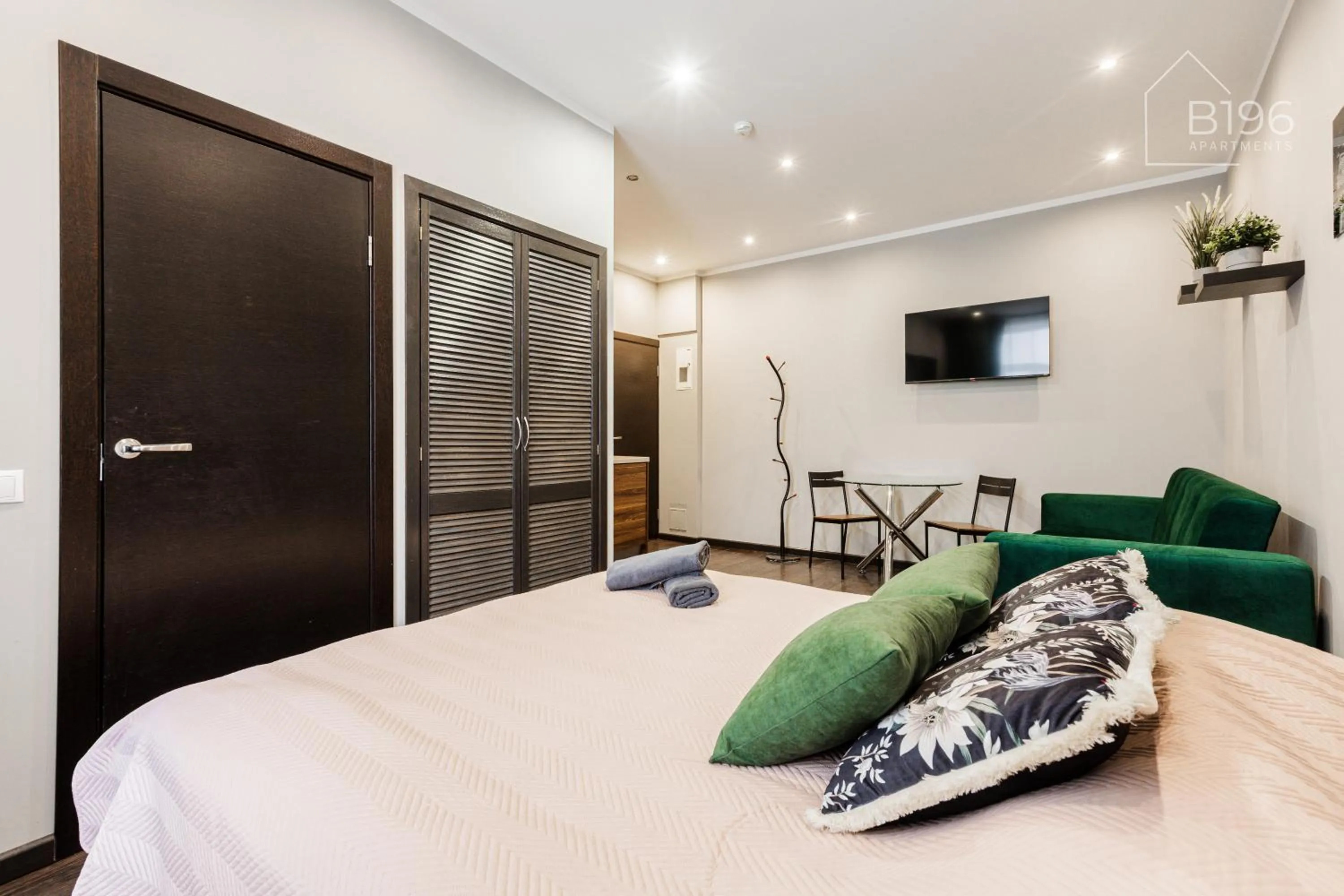 Photo of the whole room, Bed in ApartHotel Riga