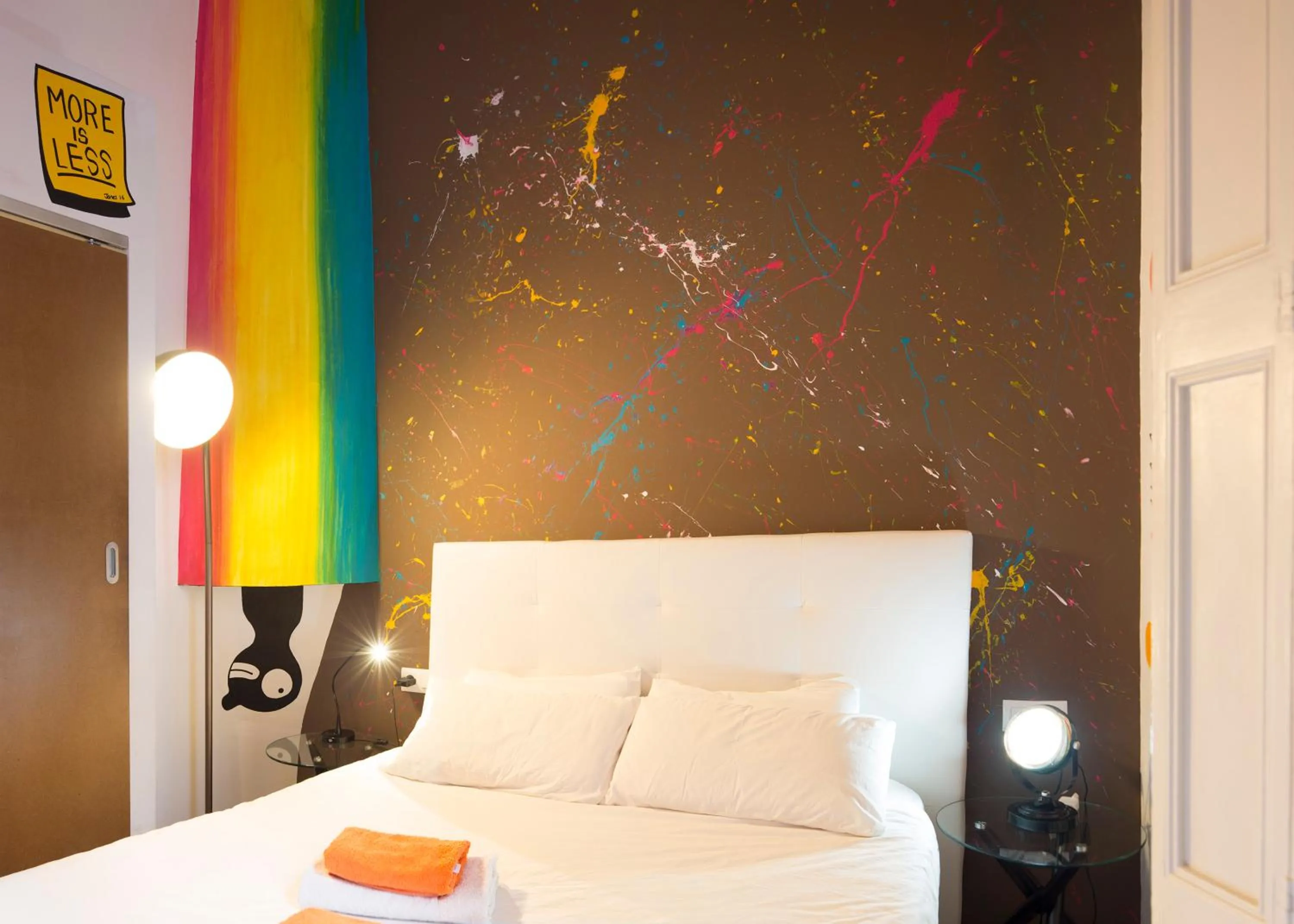 Decorative detail, Bed in ZOOROOMS Boutique Guesthouse