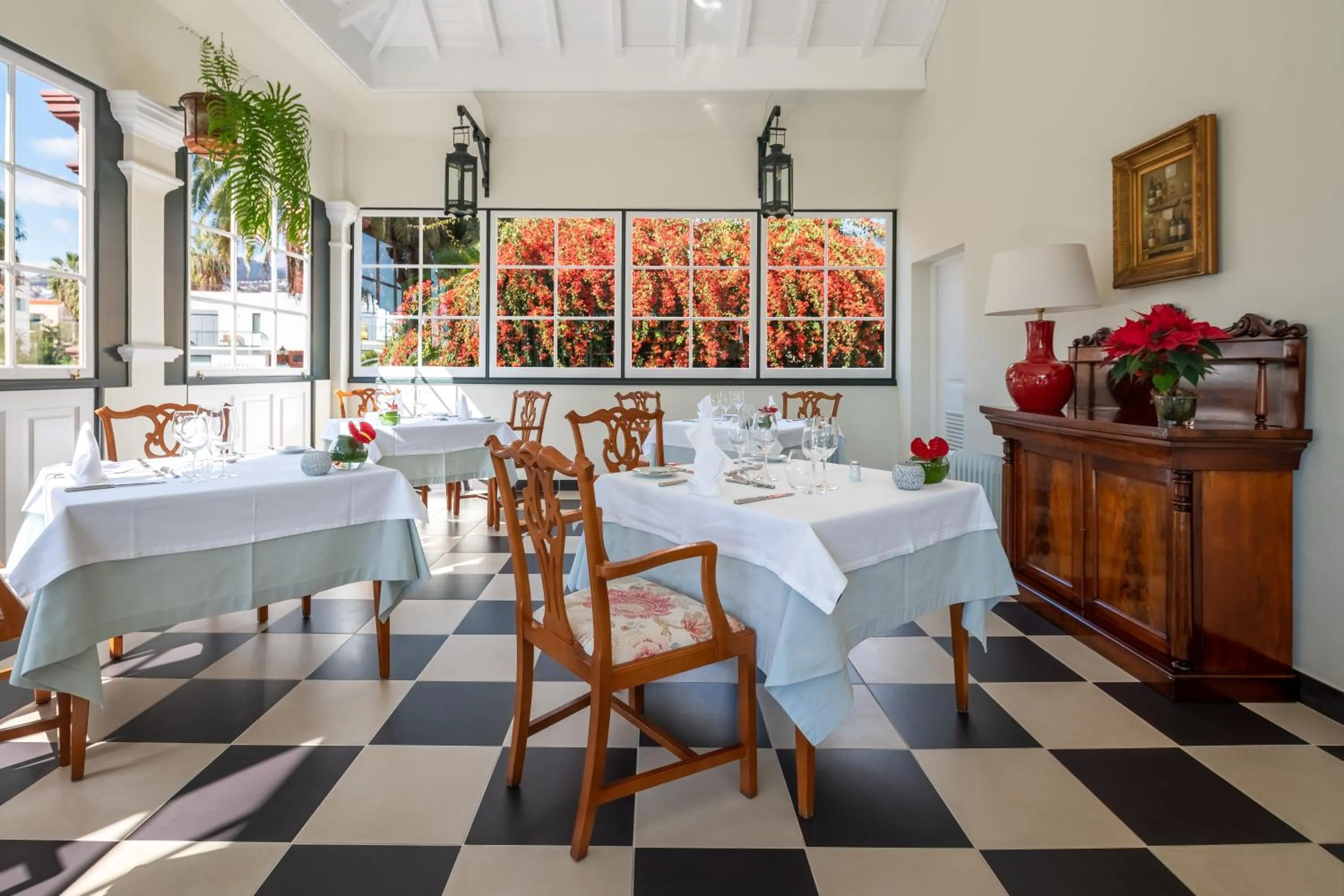 Restaurant/places to eat in Quinta Jardins do Lago