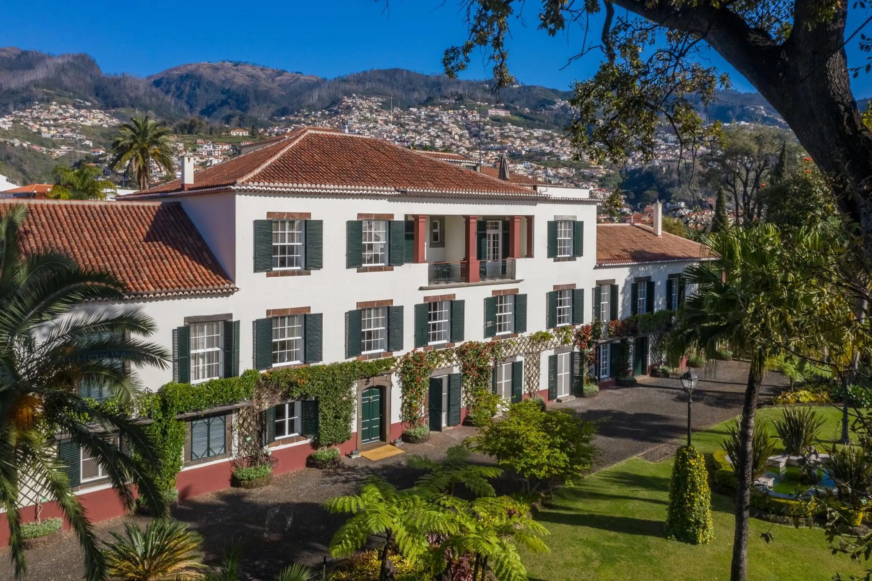 Property building in Quinta Jardins do Lago