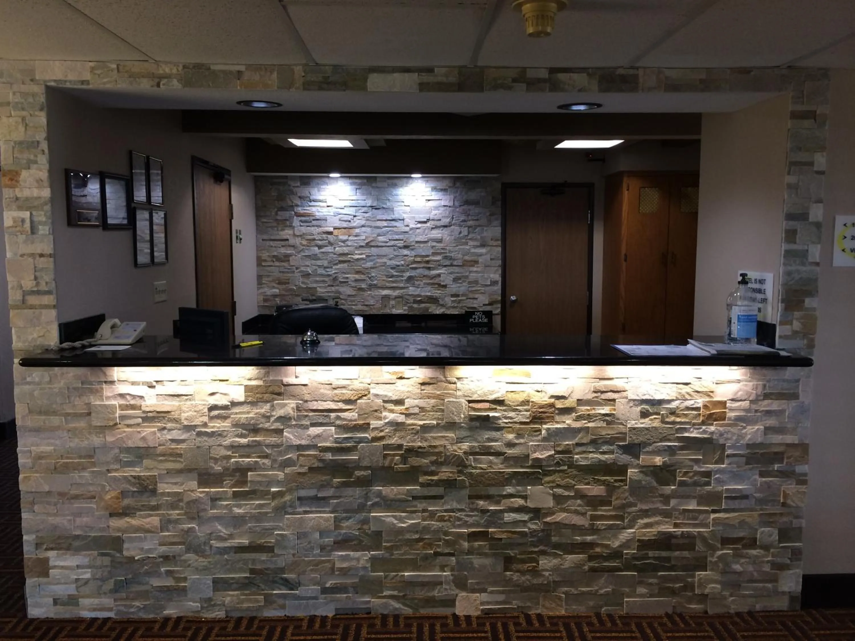 Super 8 by Wyndham Knoxville