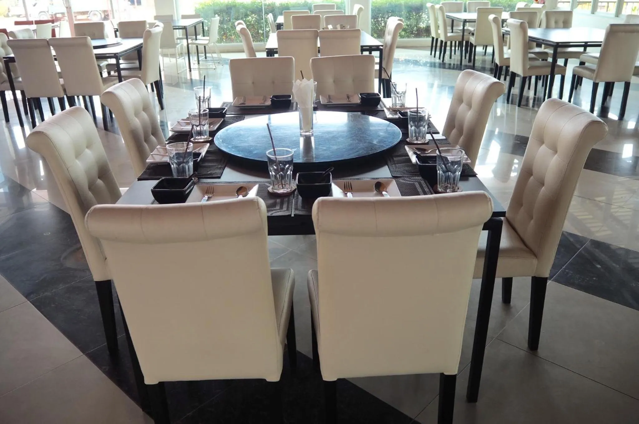 Restaurant/places to eat in BK Place Hotel