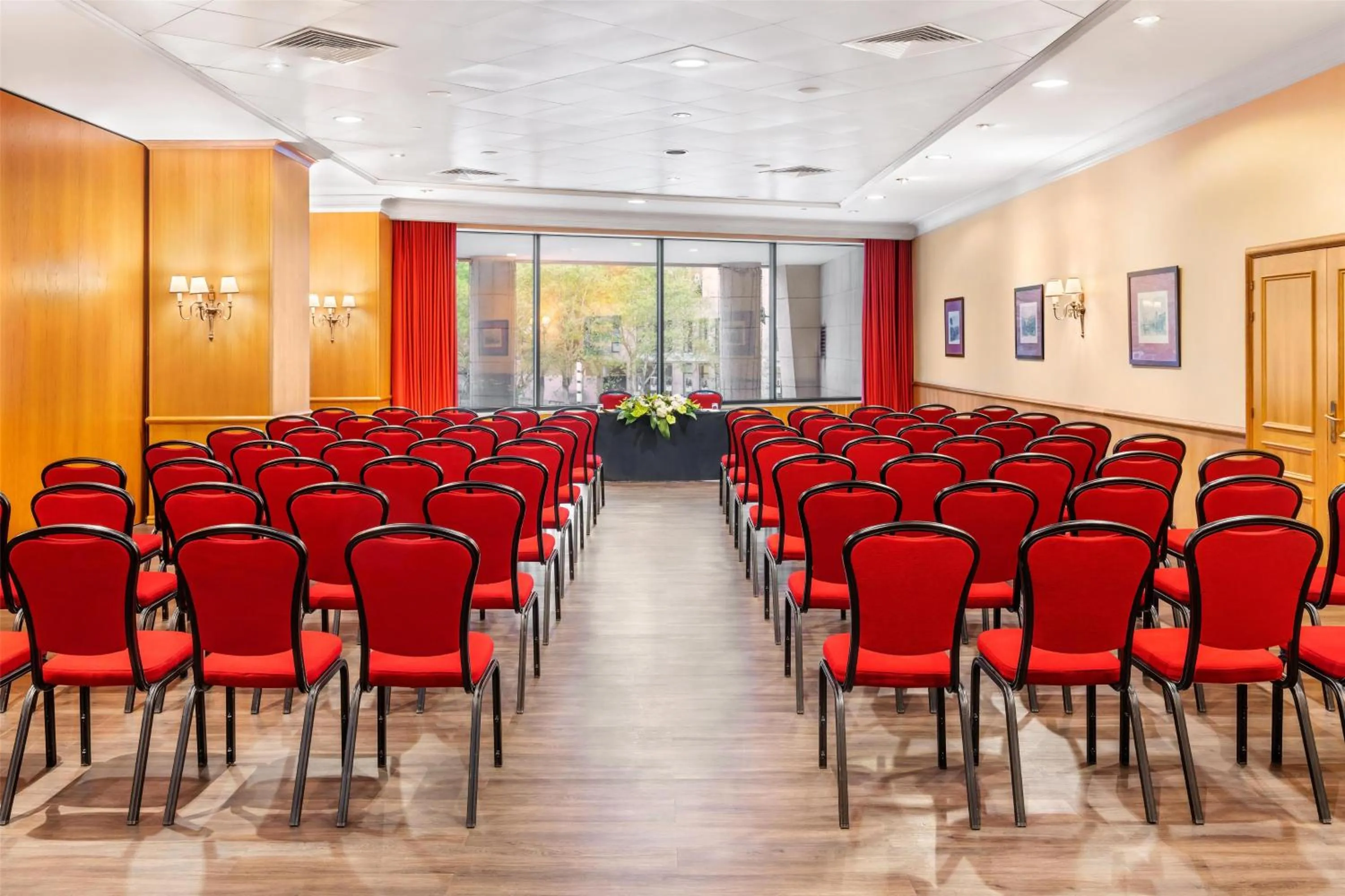 Meeting/conference room in Dom Pedro Lisboa Hotel, a member of Radisson Individuals