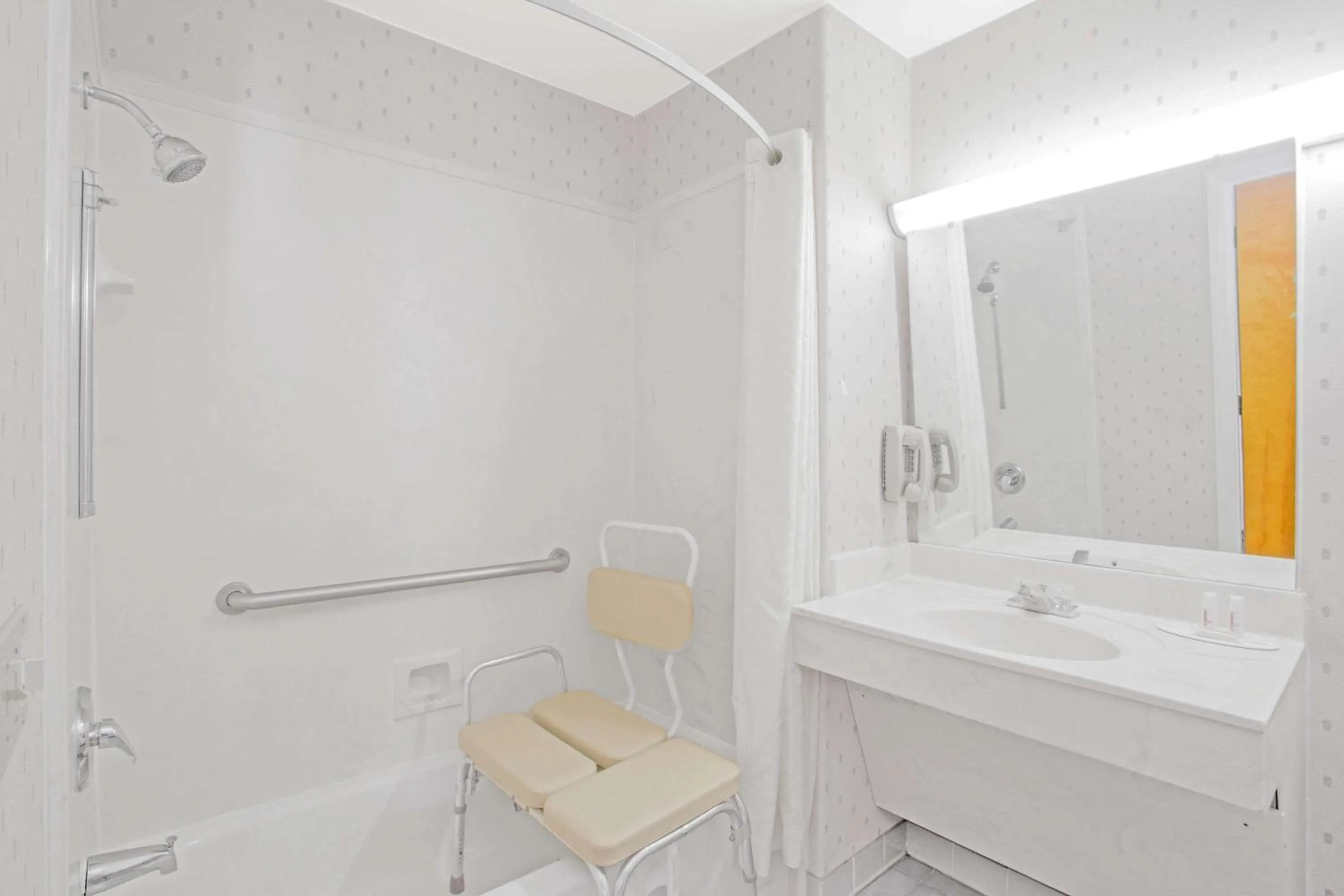 Bathroom in Super 8 by Wyndham Christiansburg