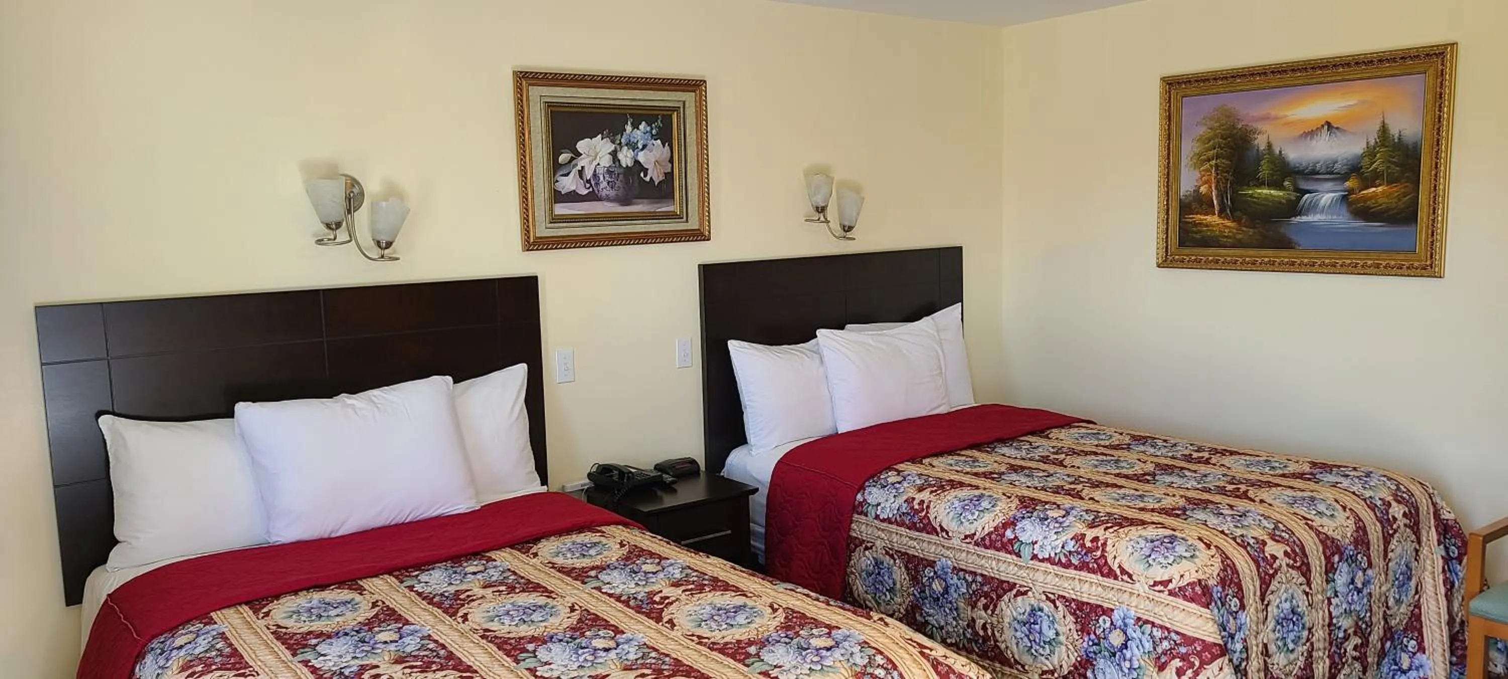 Bed in Fox Motor Inn