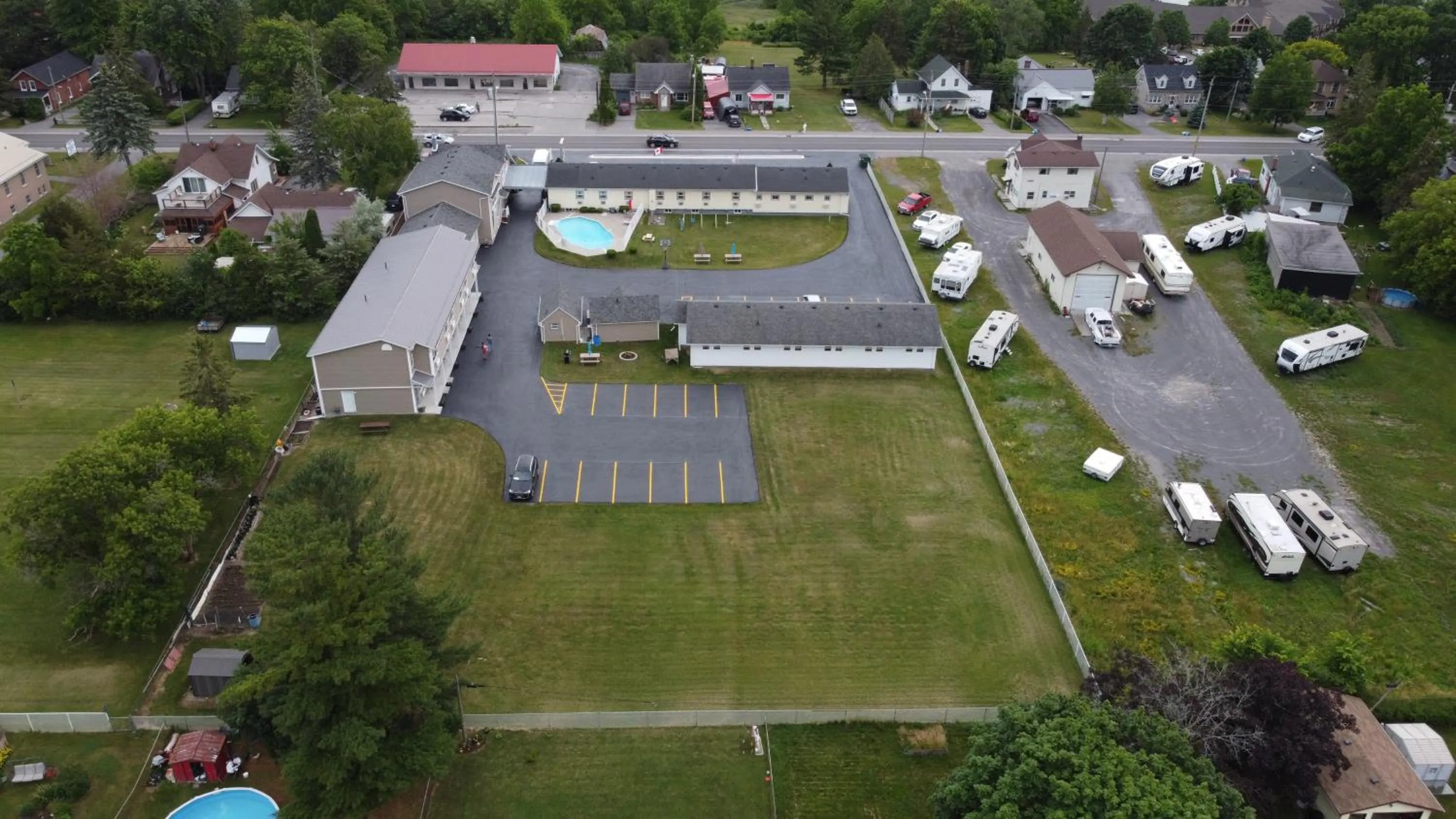 Property building in Fox Motor Inn
