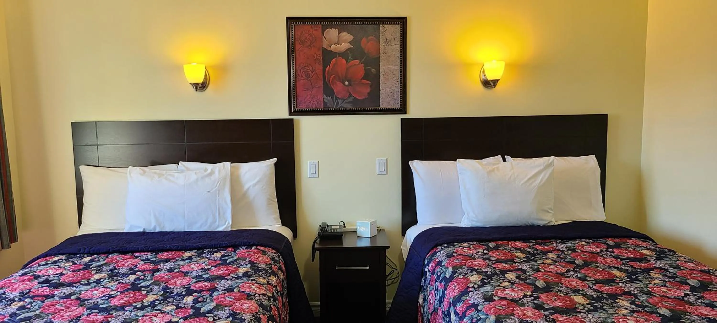 Bed in Fox Motor Inn