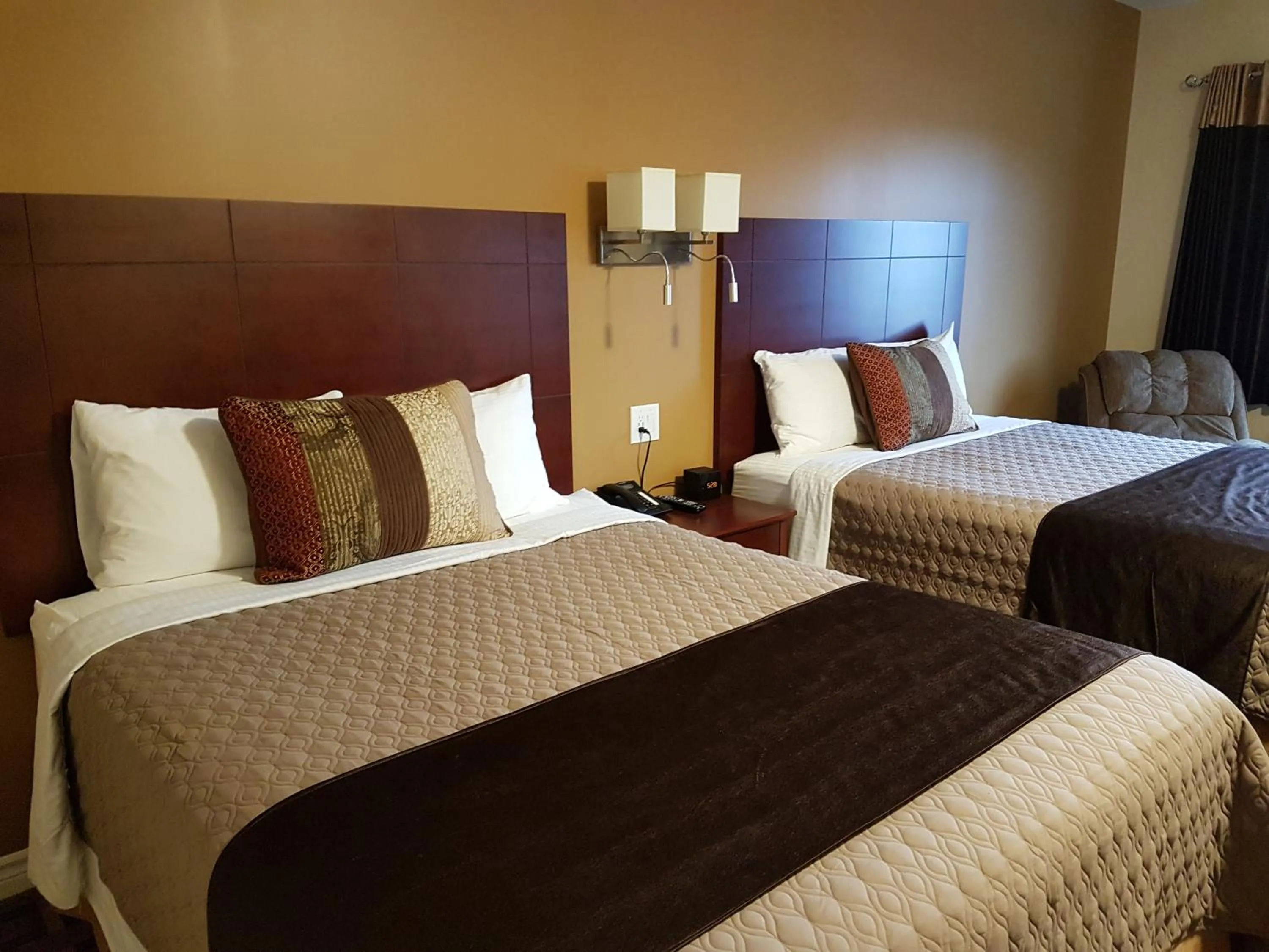 Bed in Fox Motor Inn