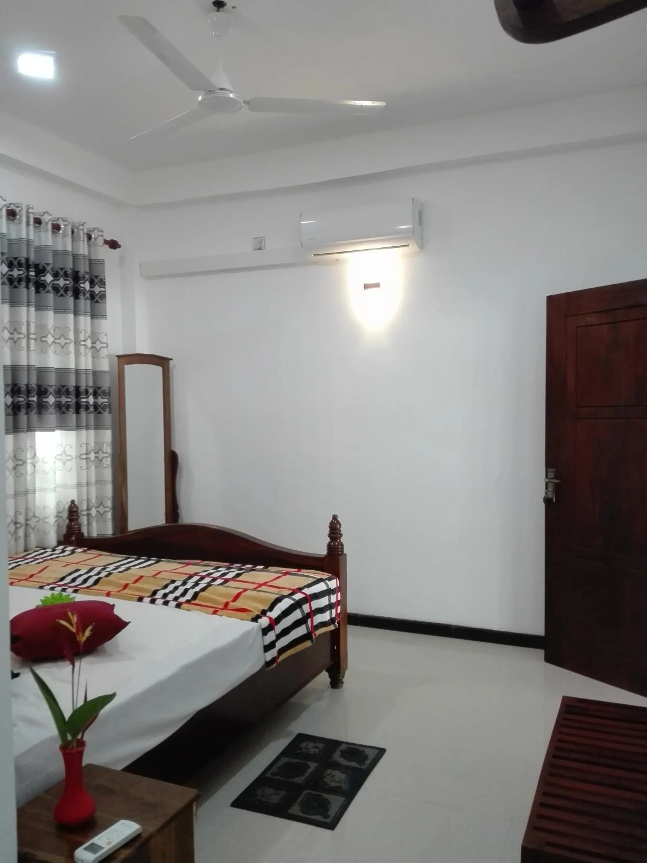 Photo of the whole room, Bed in Neo Grand Villa