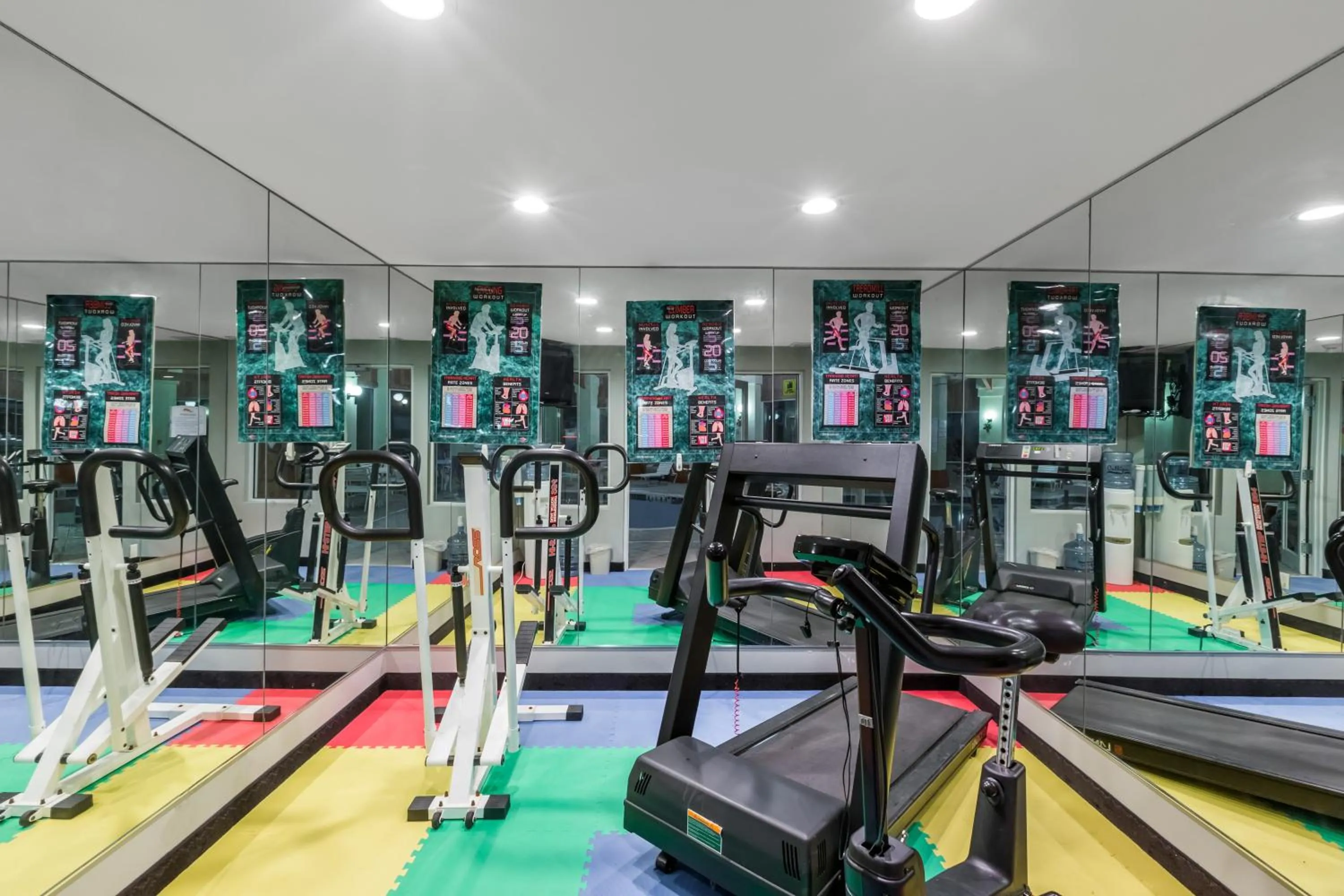 Fitness centre/facilities in Baymont by Wyndham Pella