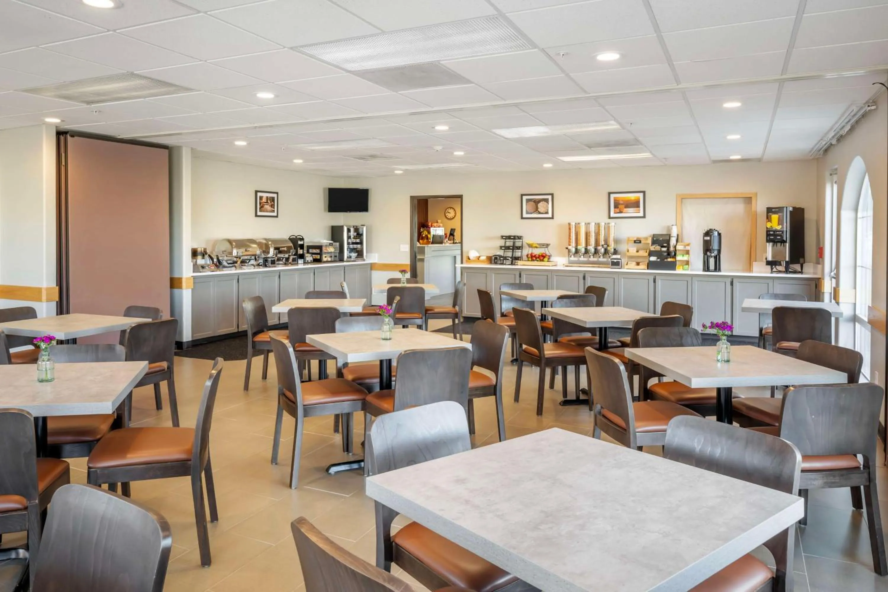 Breakfast in SureStay Plus by Best Western Enterprise