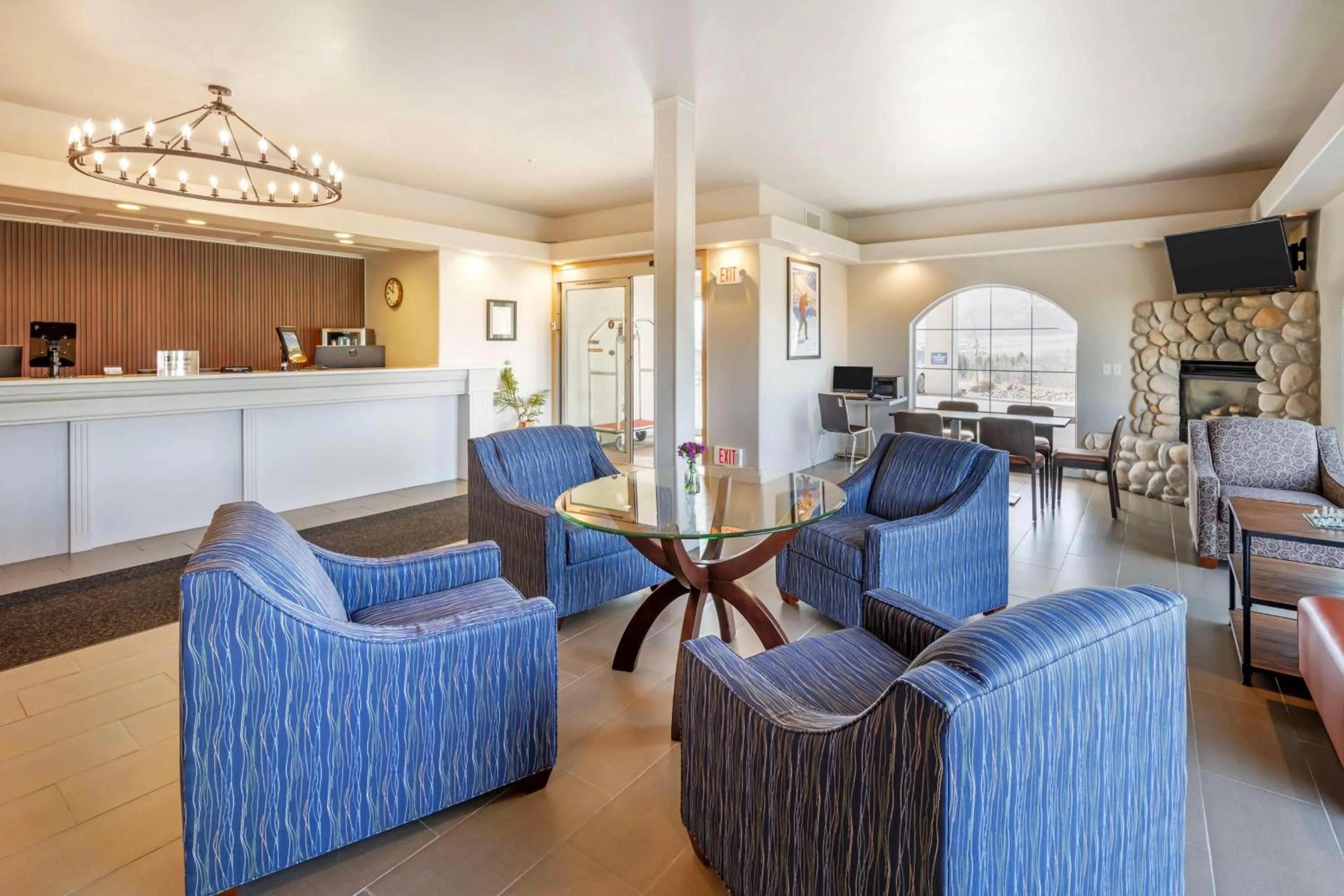 Lobby or reception in SureStay Plus by Best Western Enterprise