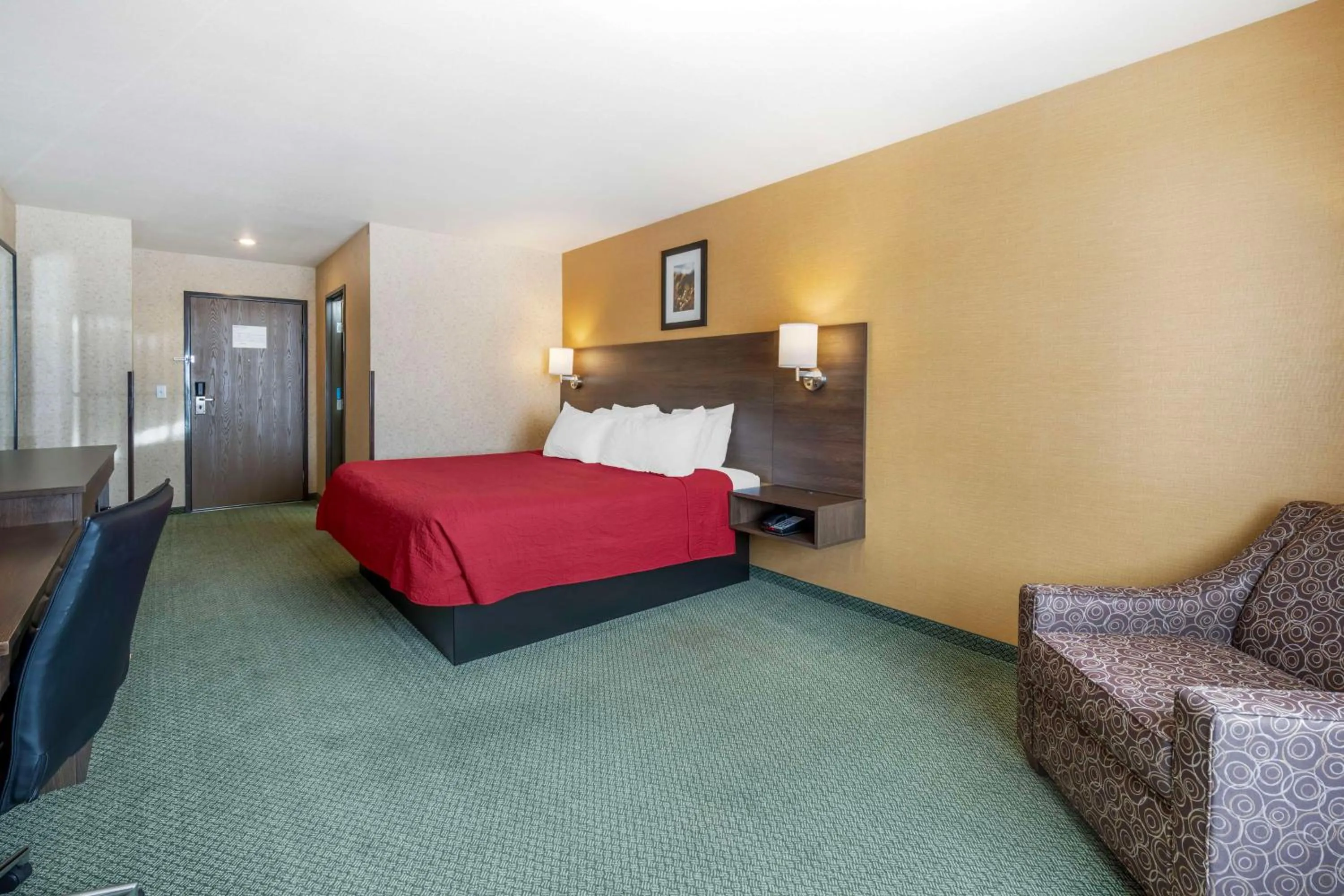 Bedroom, Bed in SureStay Plus by Best Western Enterprise