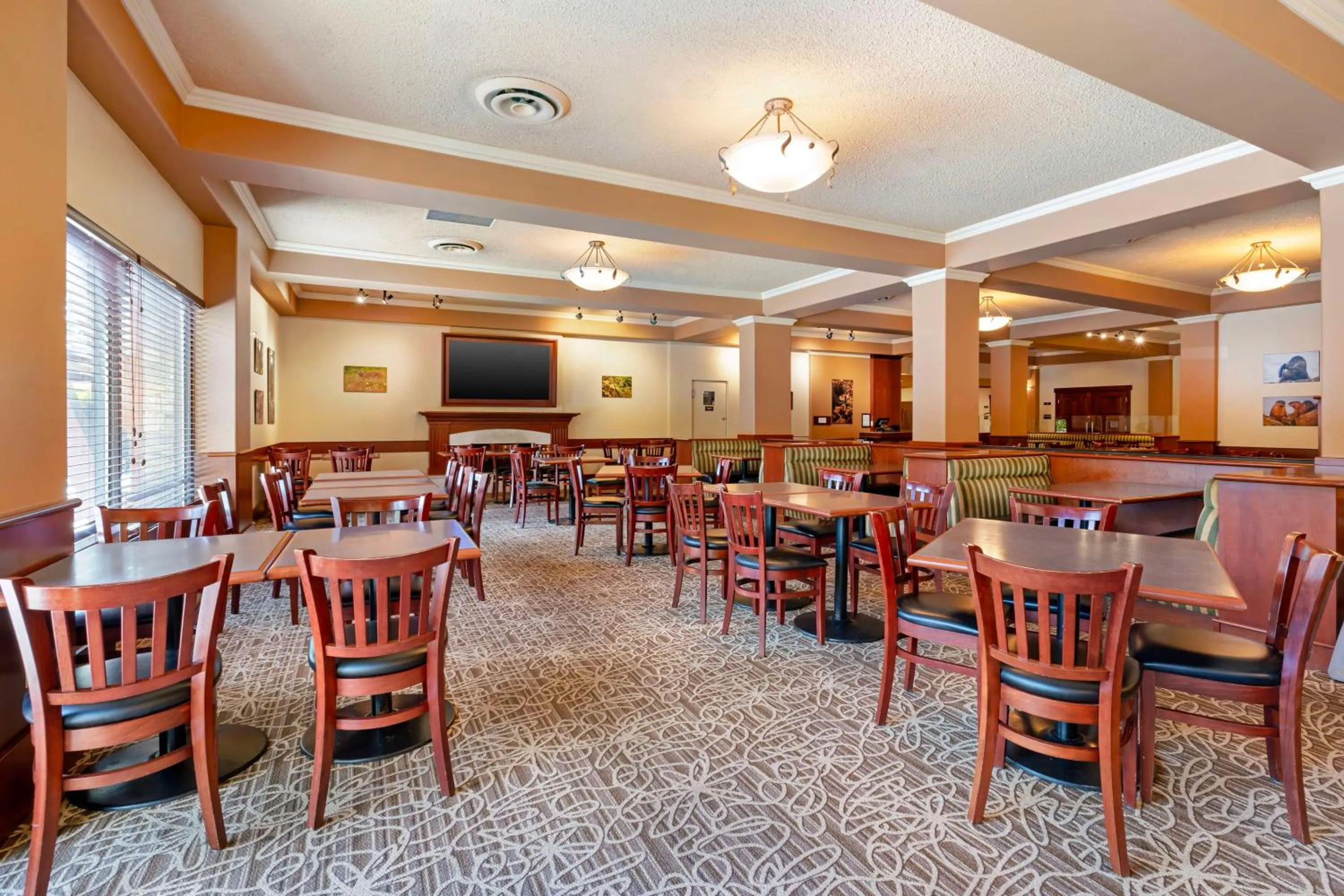 Breakfast in Best Western Plus Barclay Hotel