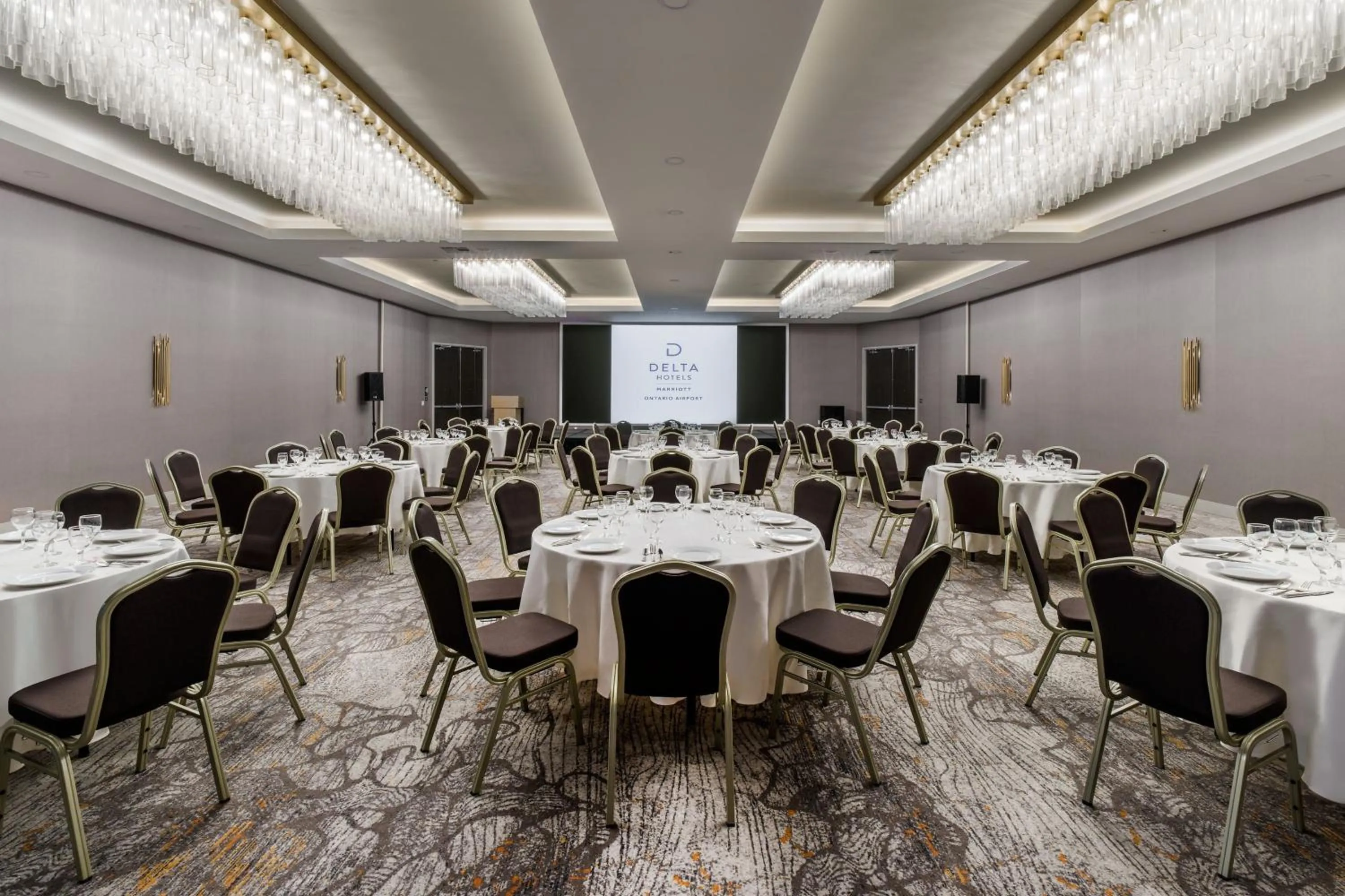 Meeting/conference room in Delta Hotels by Marriott Ontario Airport