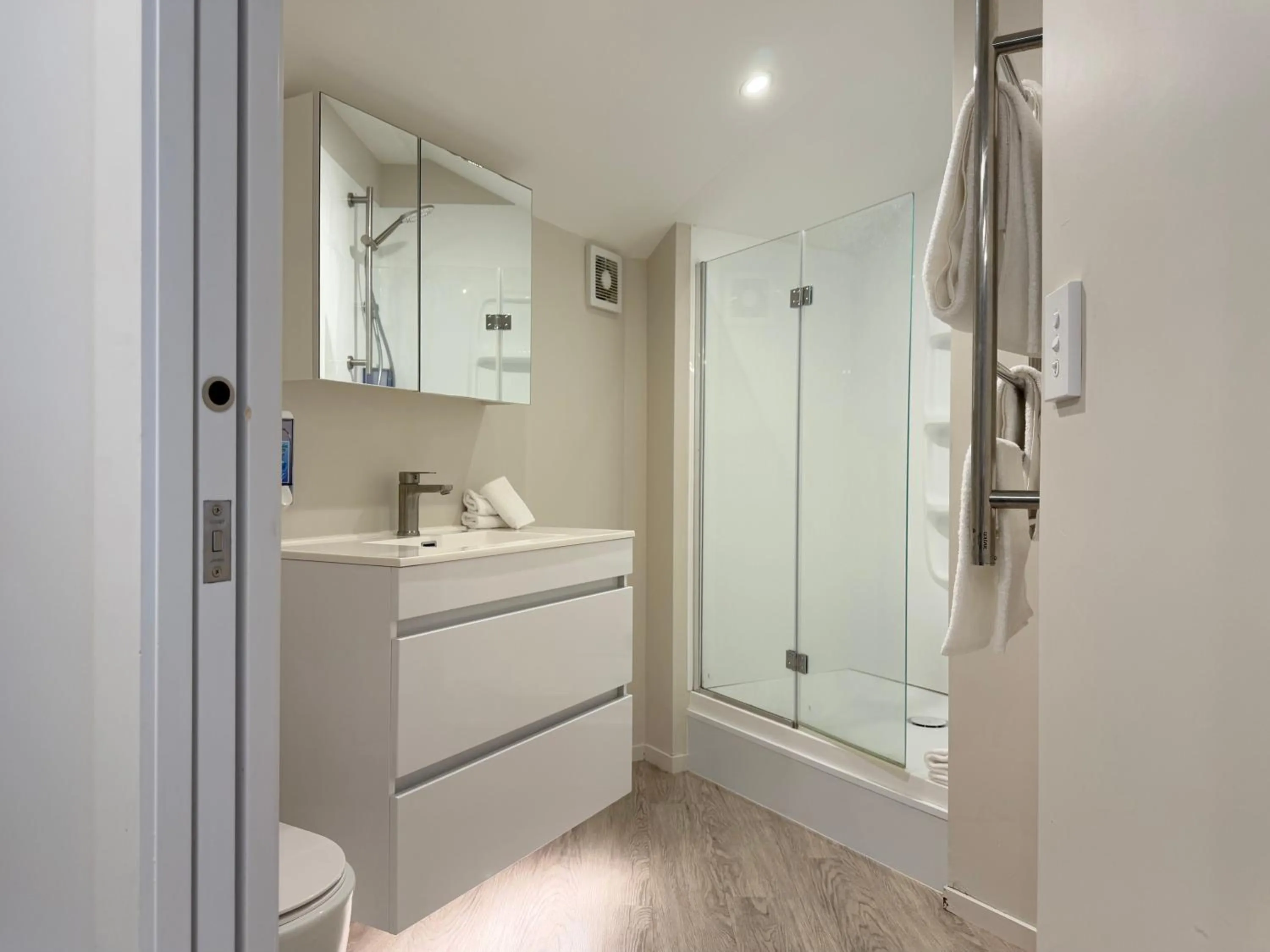 Shower in Bluewater Hotel