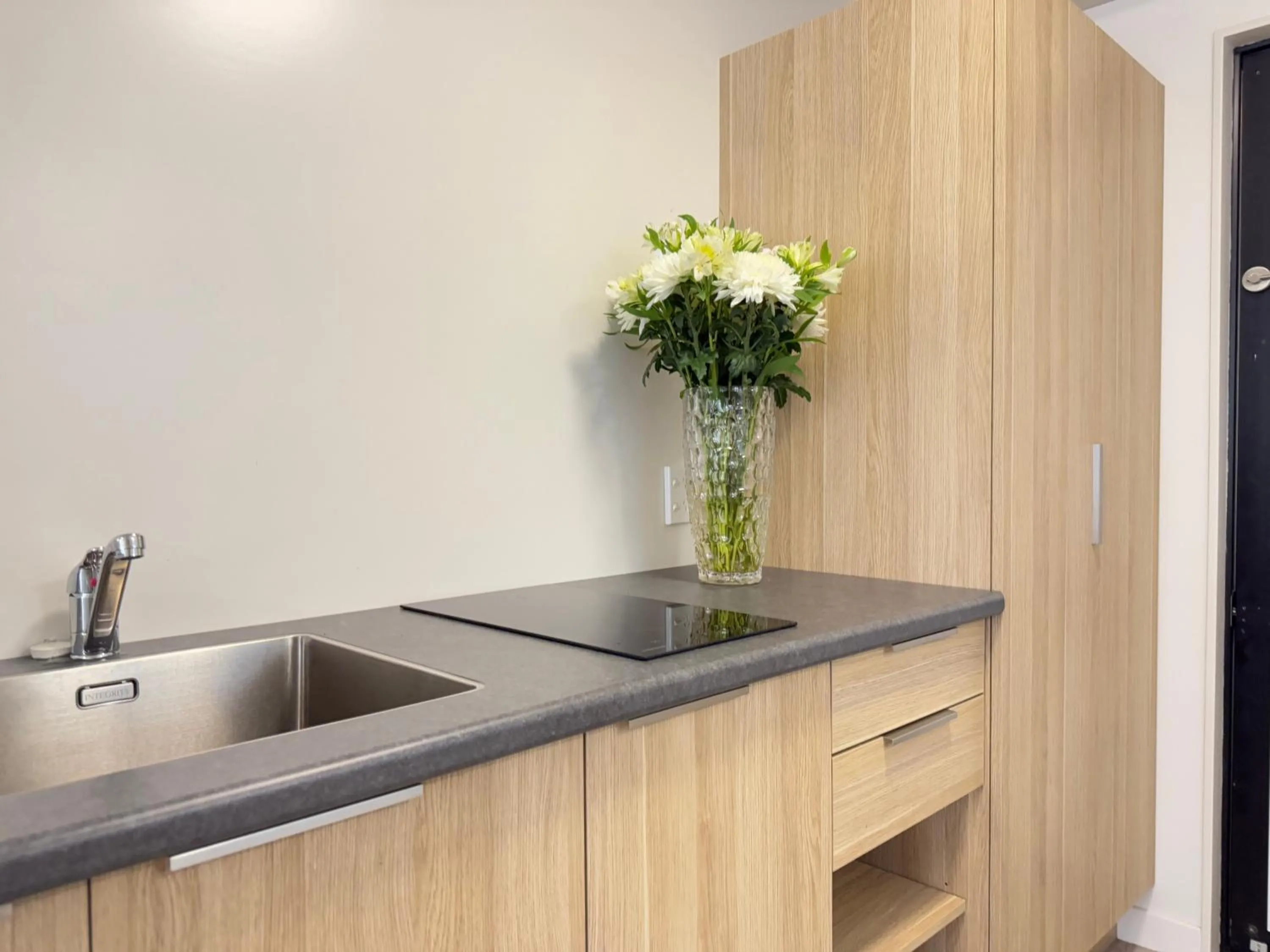 Kitchen or kitchenette in Bluewater Hotel