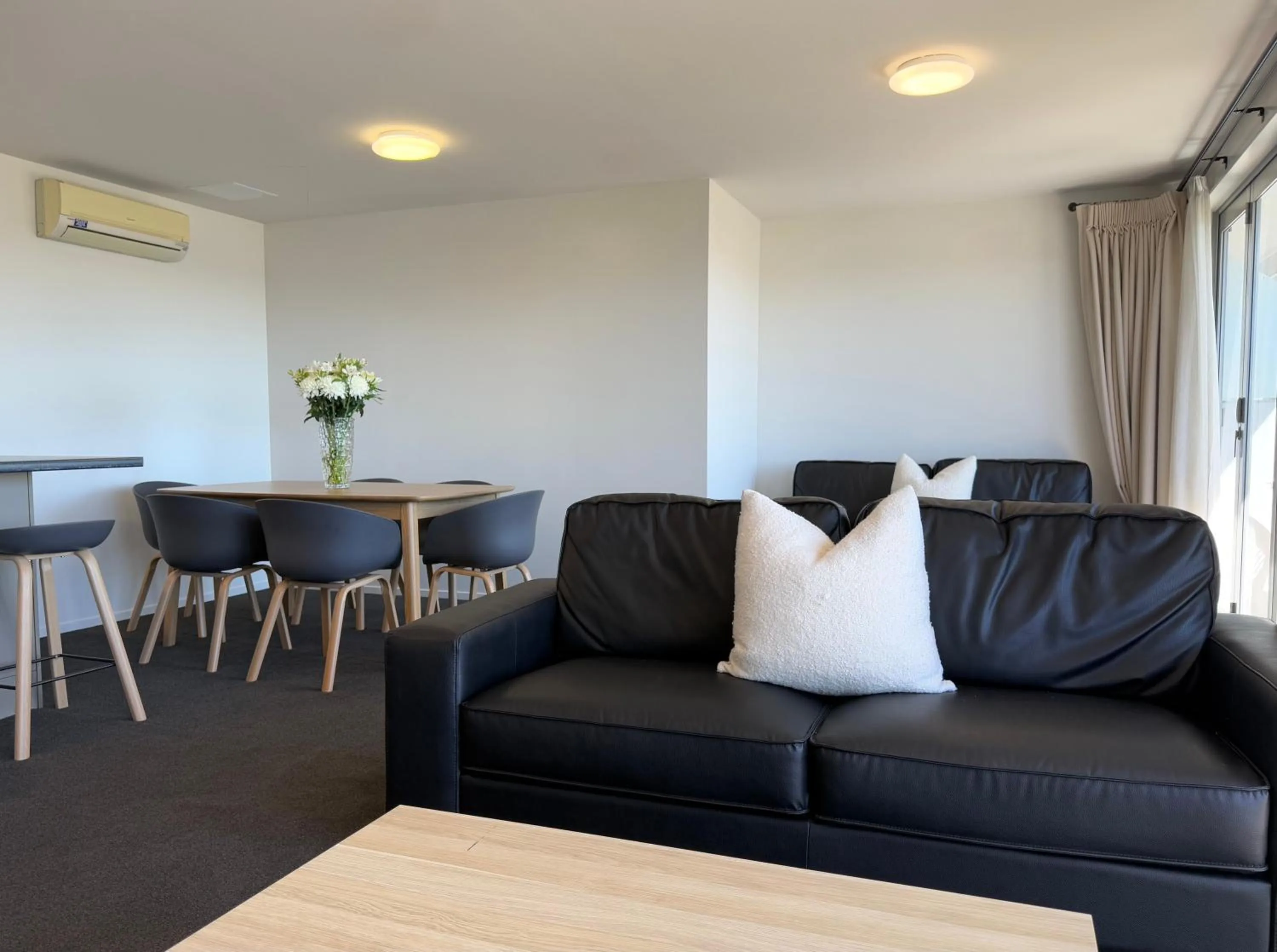 Living room in Bluewater Hotel